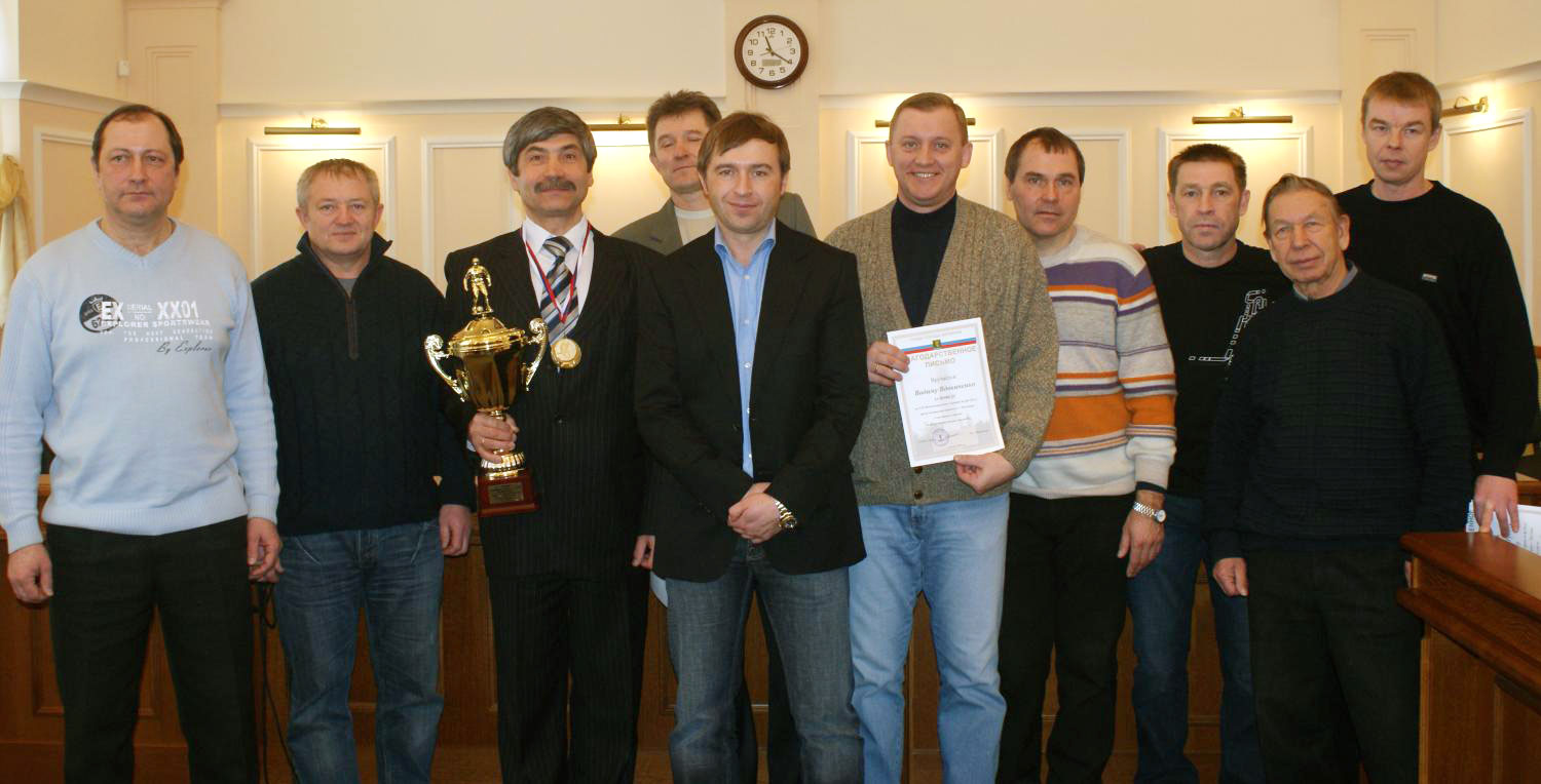 Леонид Михайлов и команда ветеранов по футболу