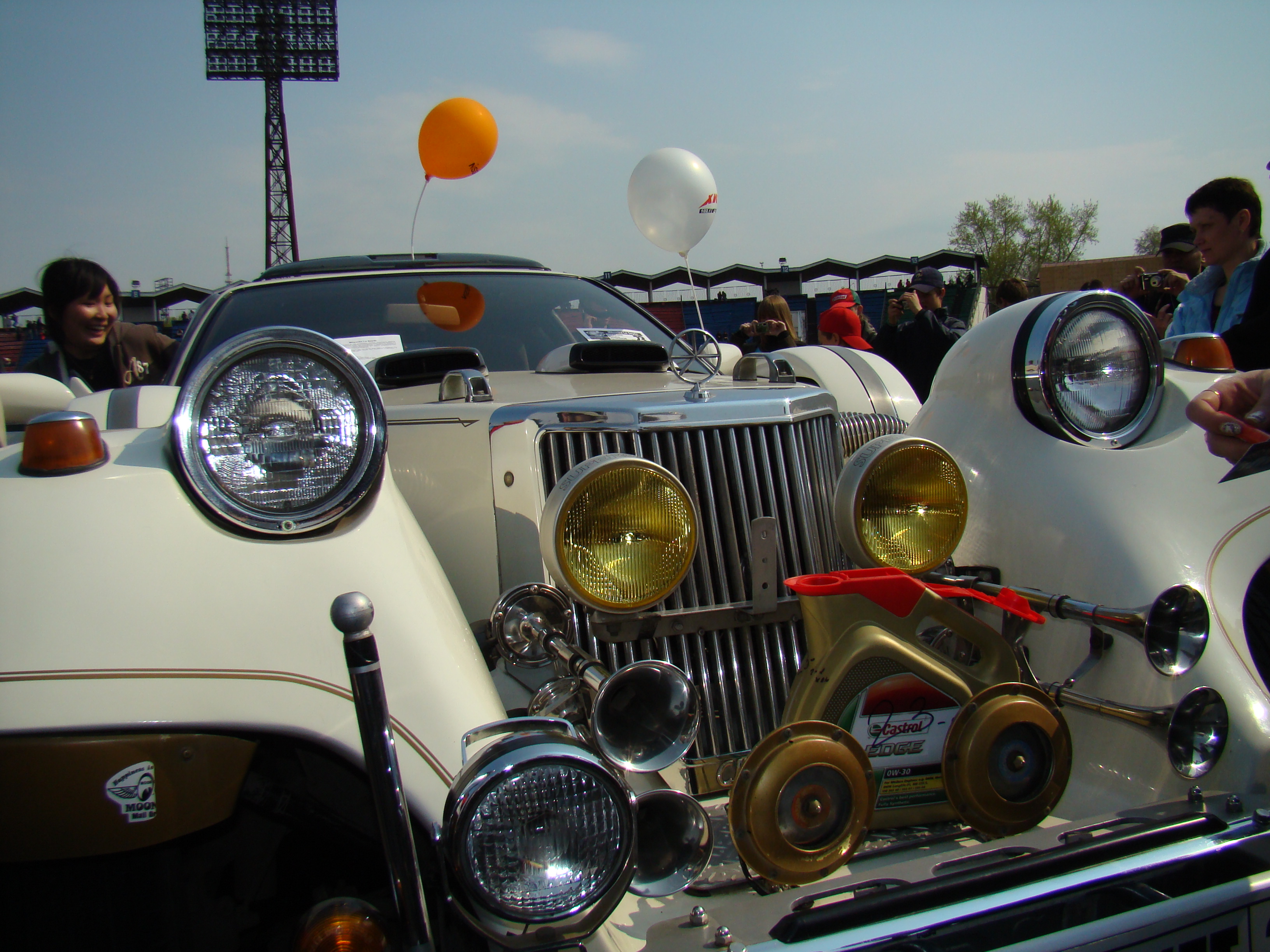 Именно эта машина есть в Ангарском таксопарке. =)