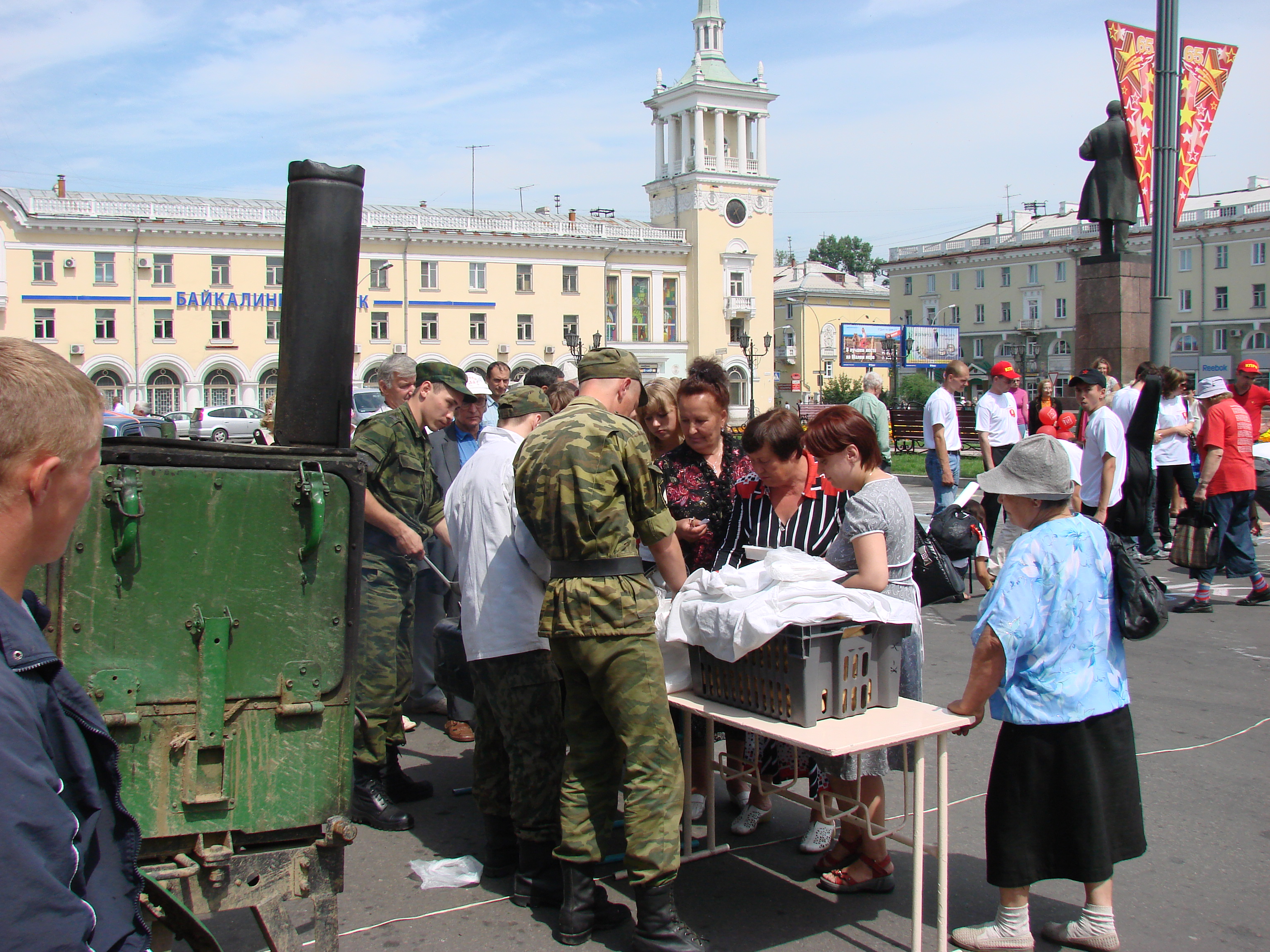 Праздник партийной прессы - 2010, самая вкусная каша