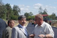 Леонид Михайлов на строительстве новой дороги