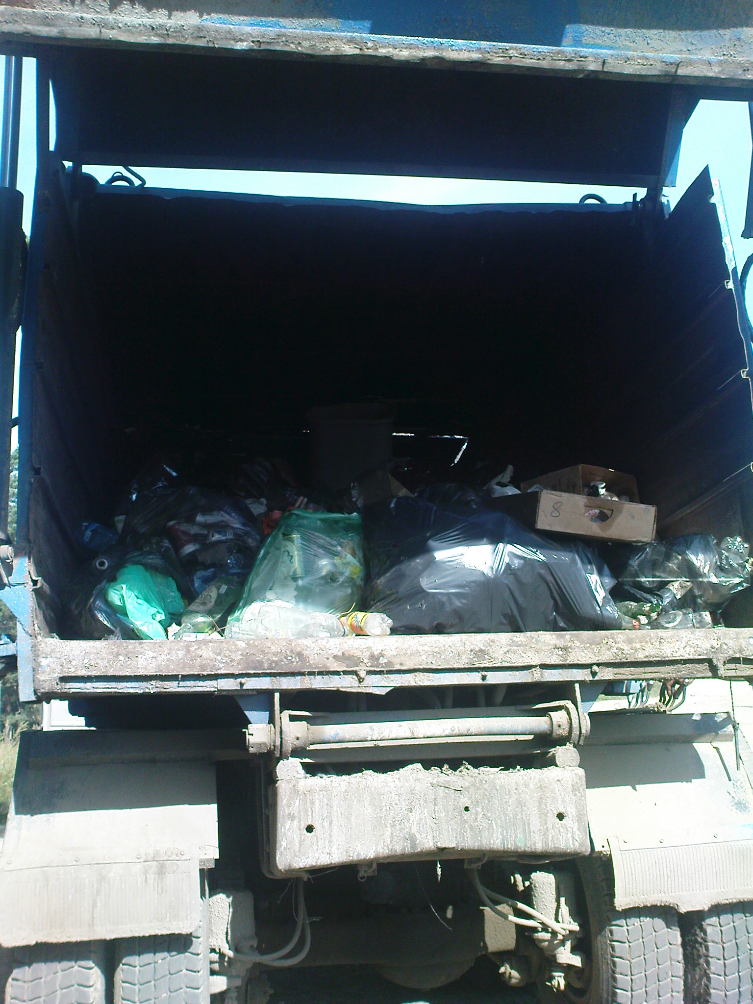 Один из результатов отдыха жителей на берегу