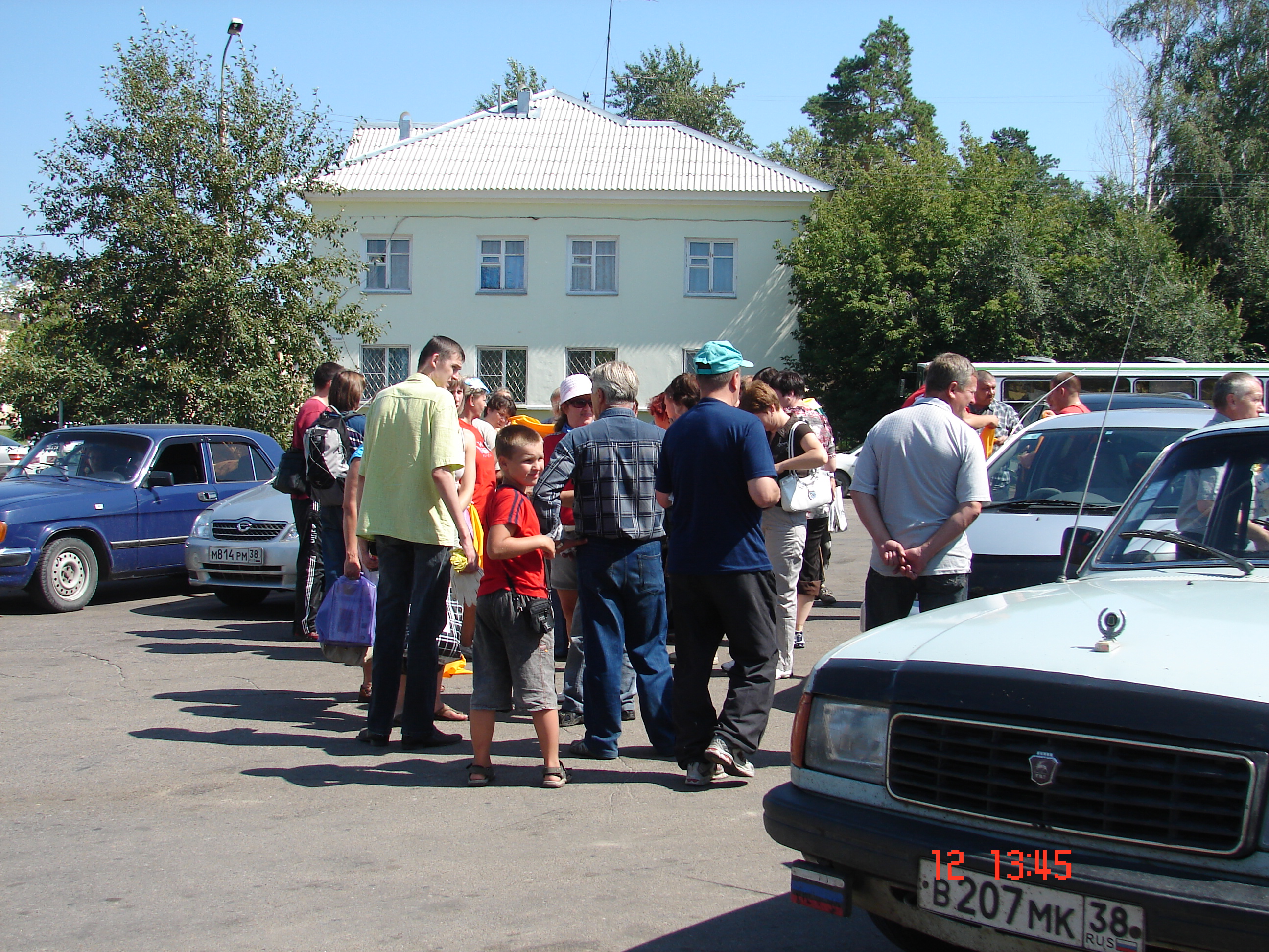 собирается  народ...