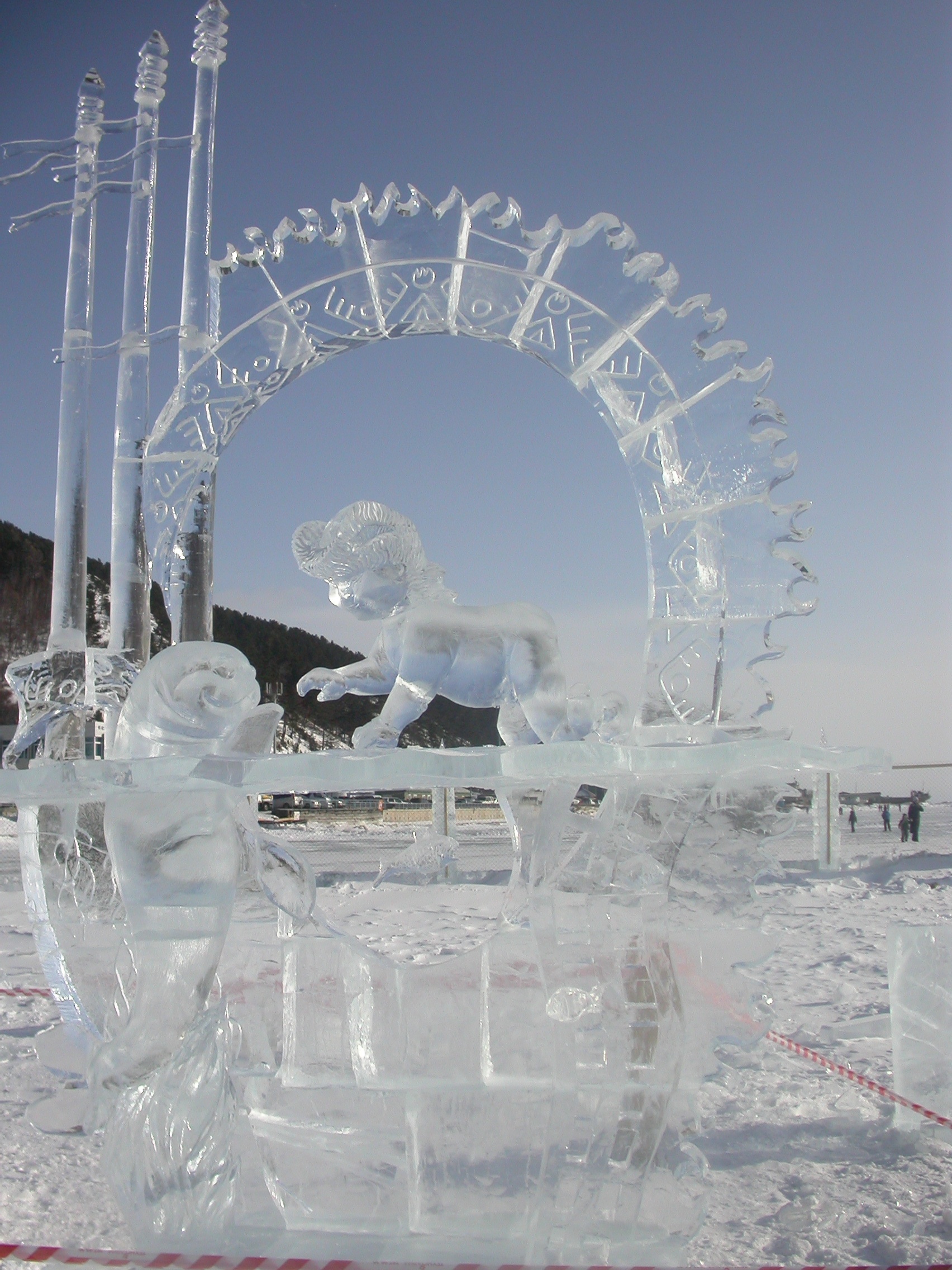 Скульптура ангарской команды)