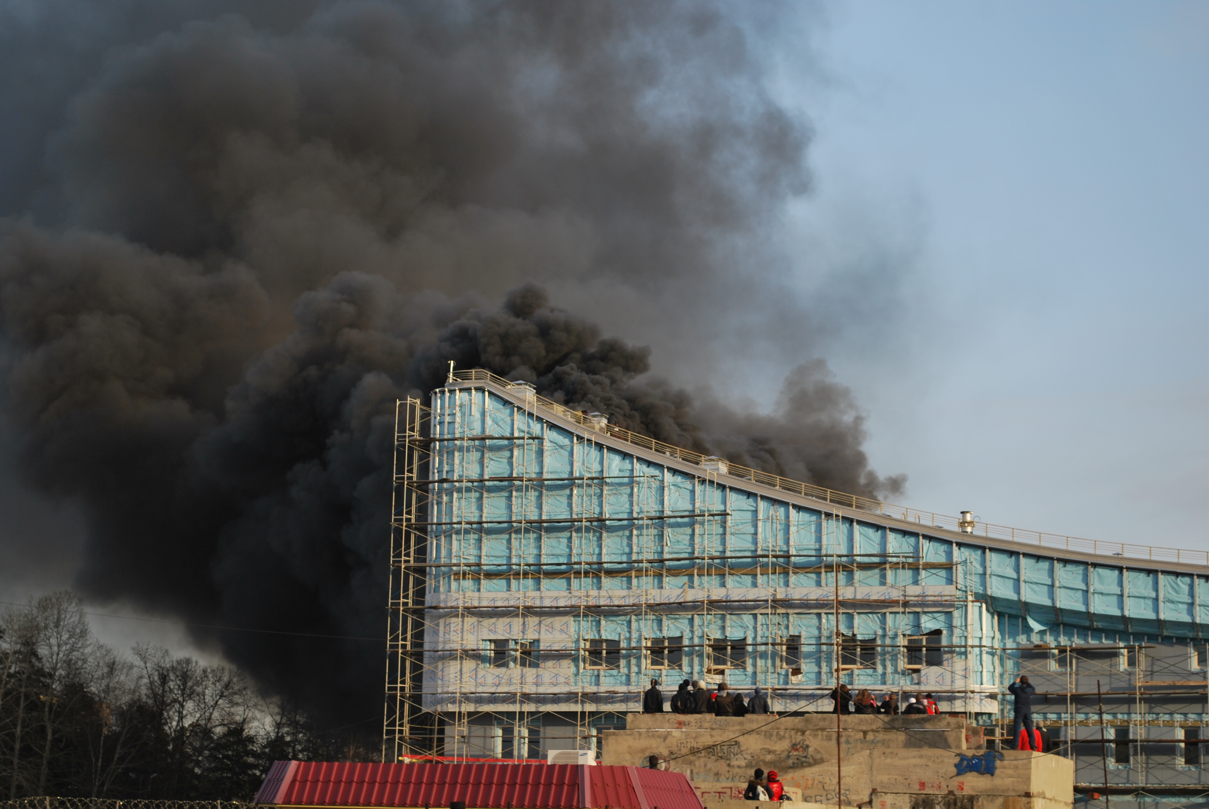 Фотографии пожара на стадионе "Ермак", 20.10.2009, 17:37-17:51