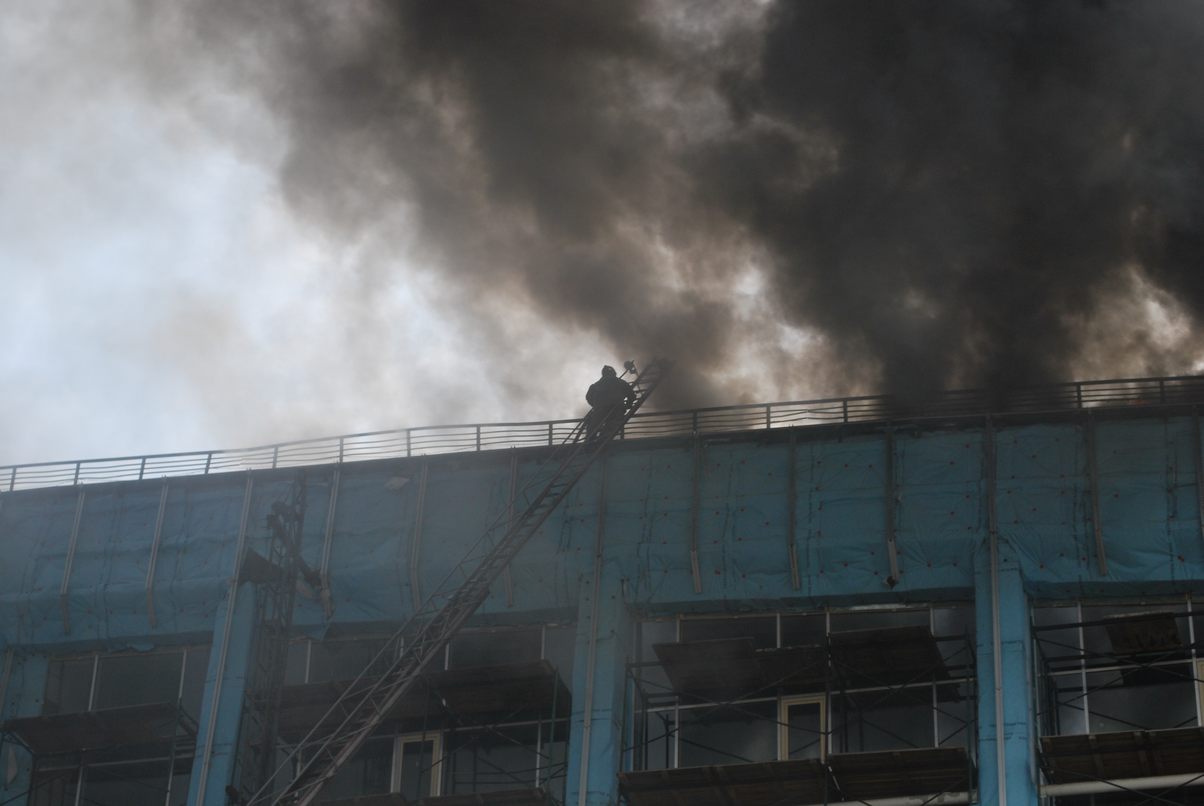 Фотографии пожара на стадионе "Ермак", 20.10.2009, 17:37-17:51 