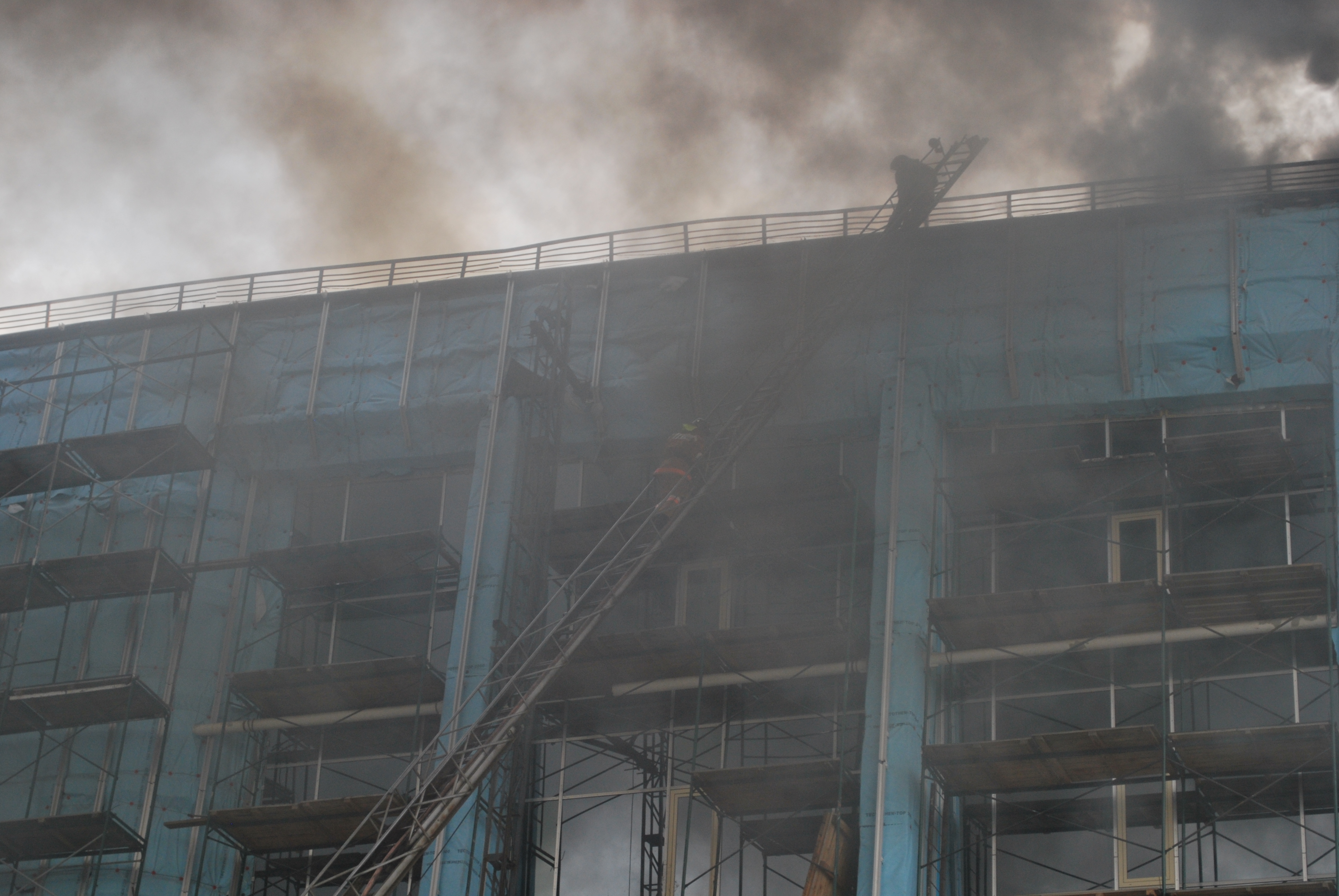 Фотографии пожара на стадионе "Ермак", 20.10.2009, 17:37-17:51 