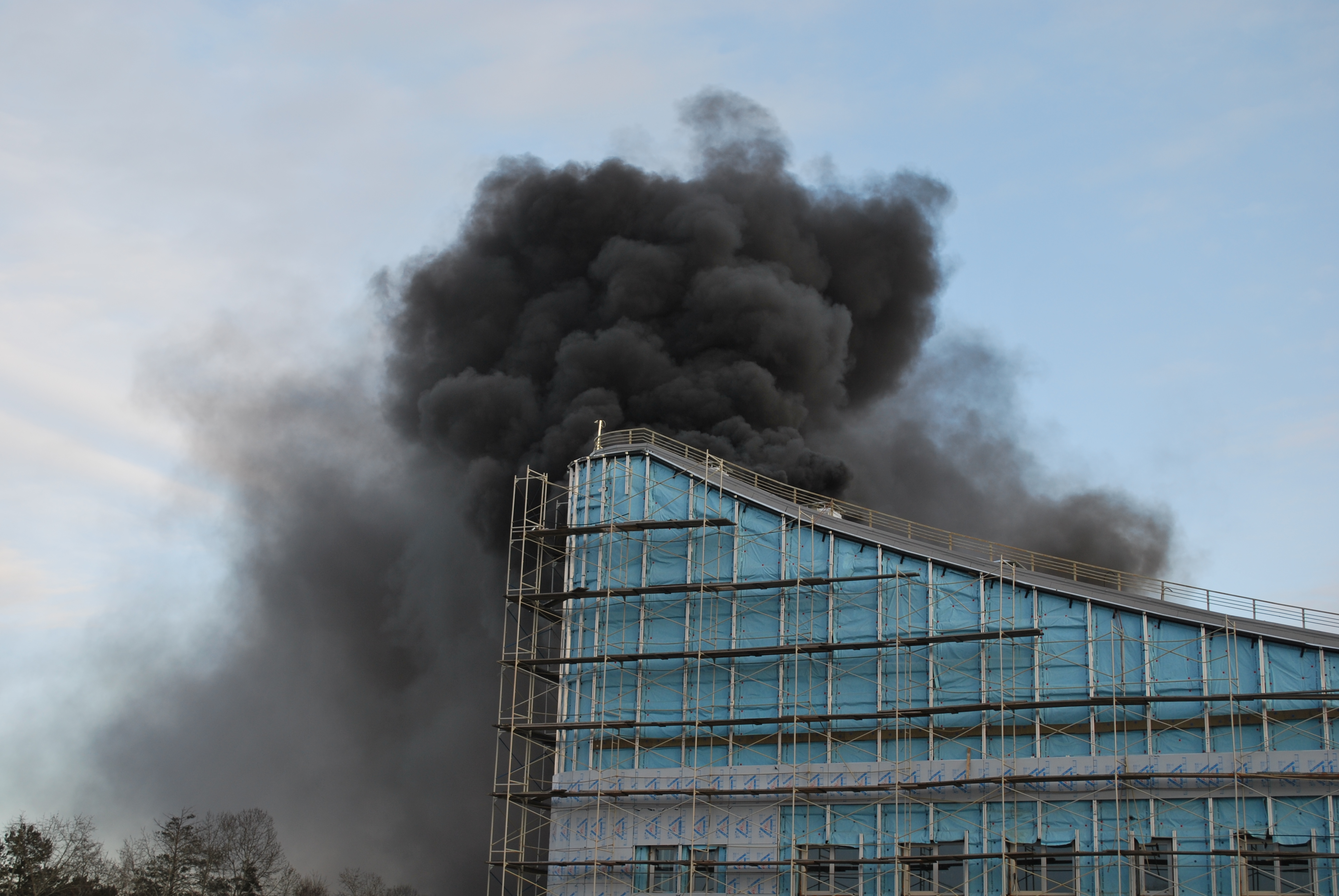 Фотографии пожара на стадионе "Ермак", 20.10.2009, 17:37-17:51