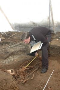 Древний скелет