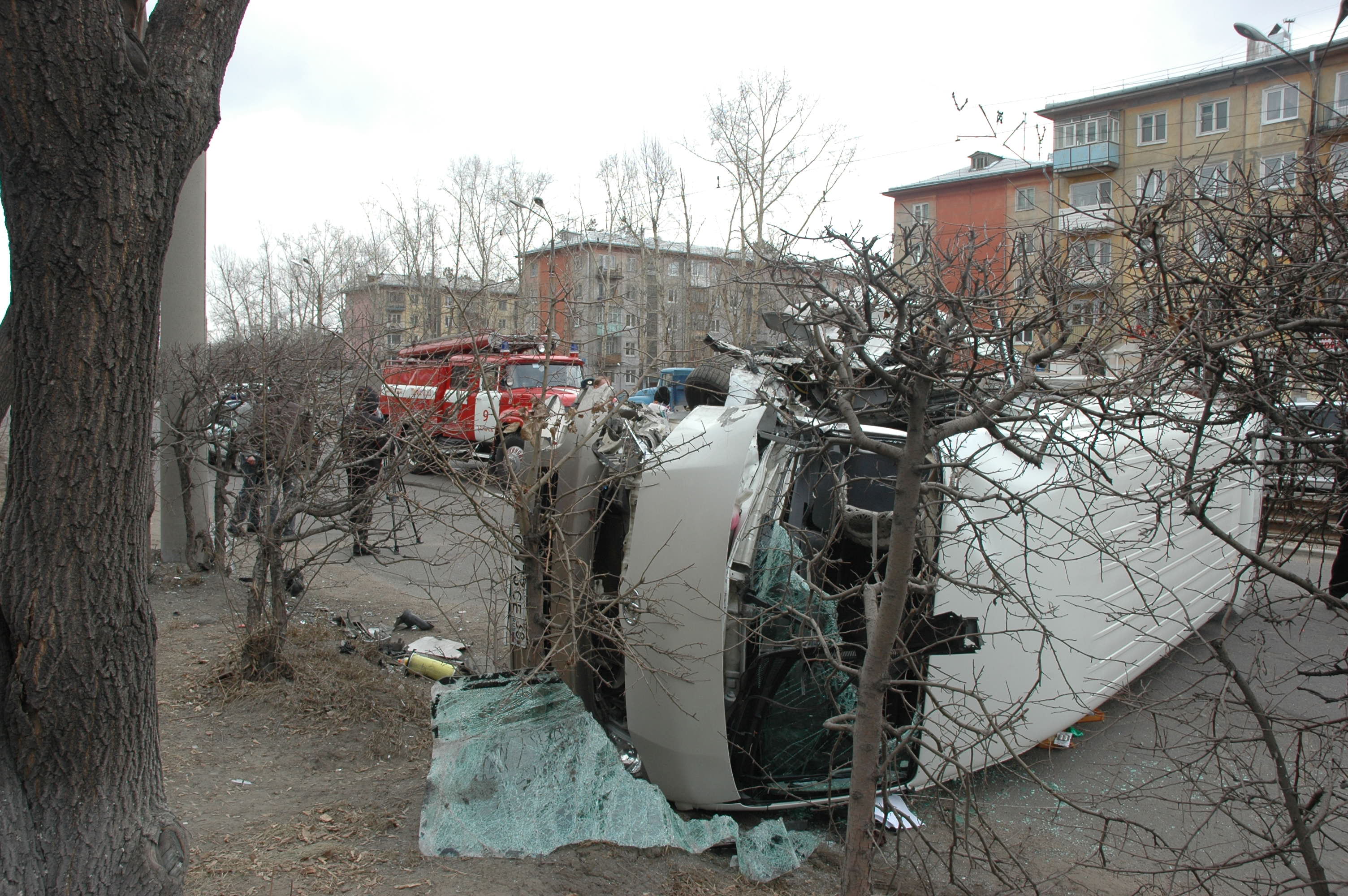Авария напротив ЖК 9 апреля