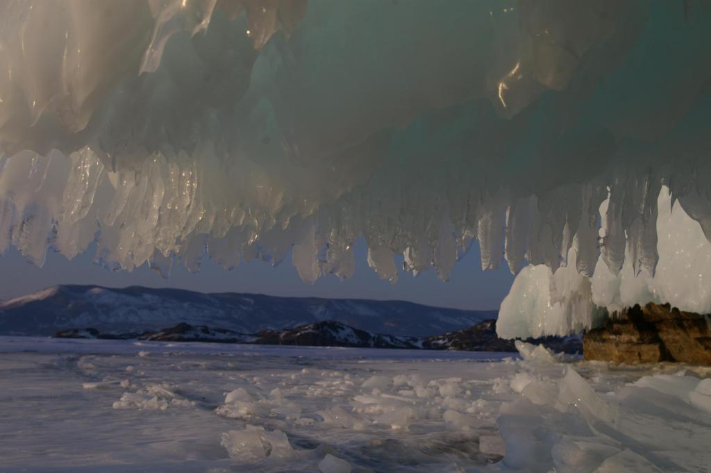 узорчатая шторка ледовой пещерки