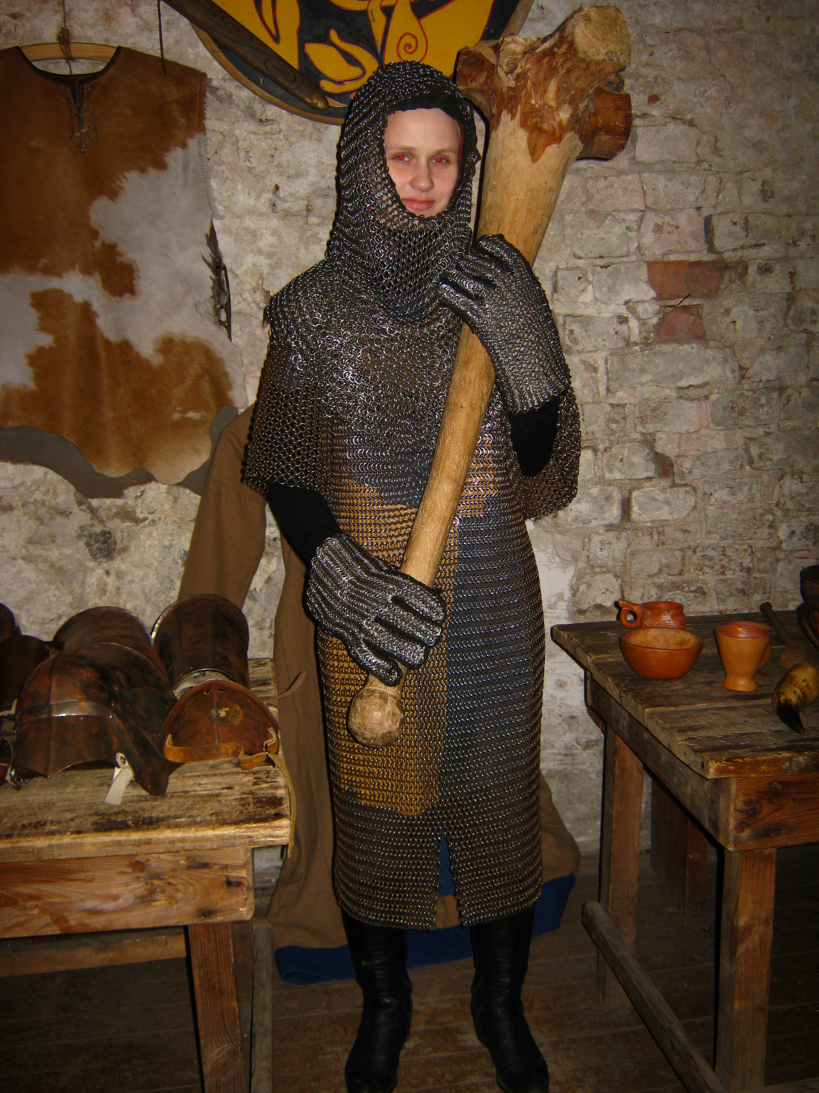 Сигню Лаарсен с шелопугой