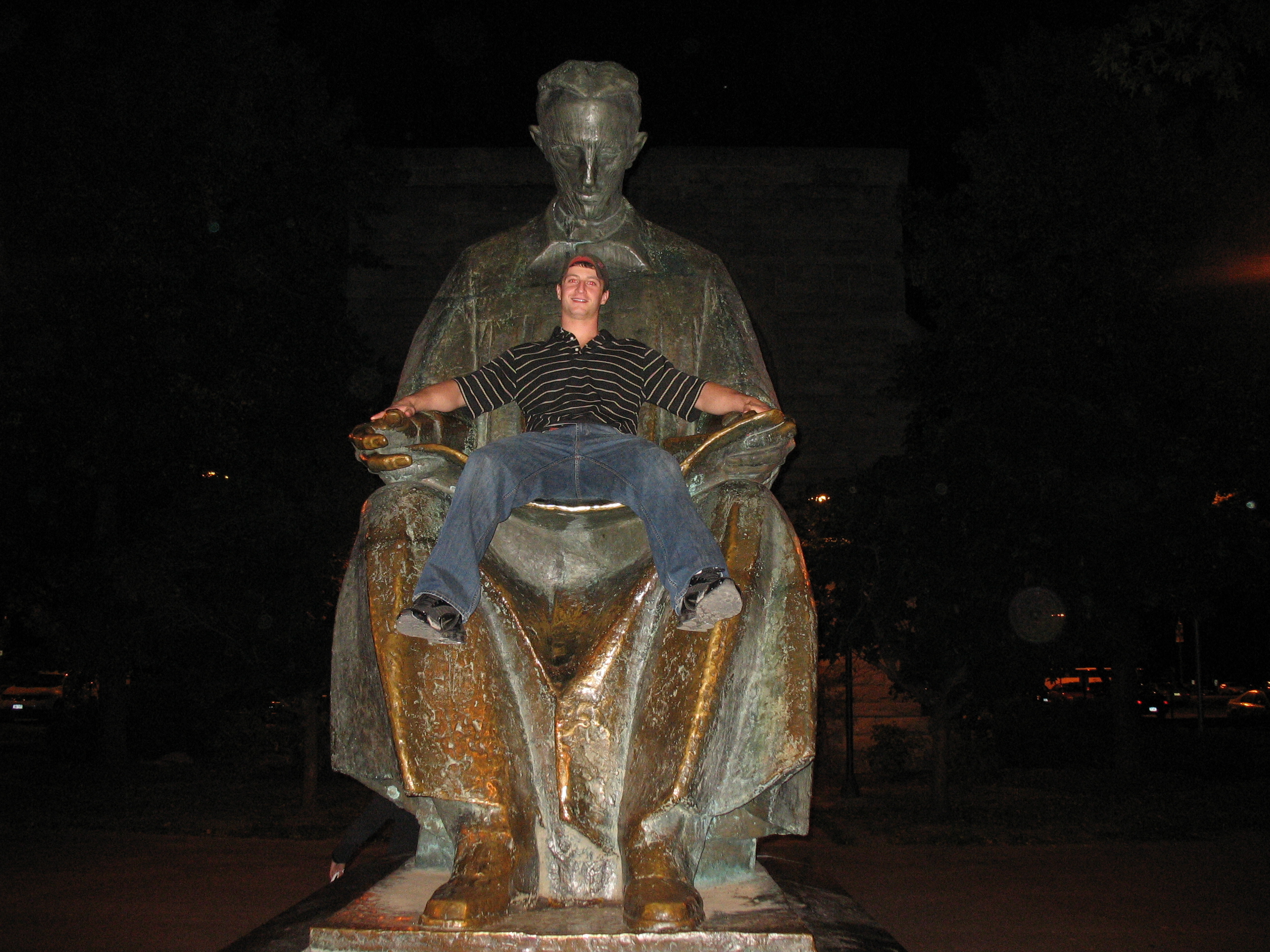 Памятник Тесле