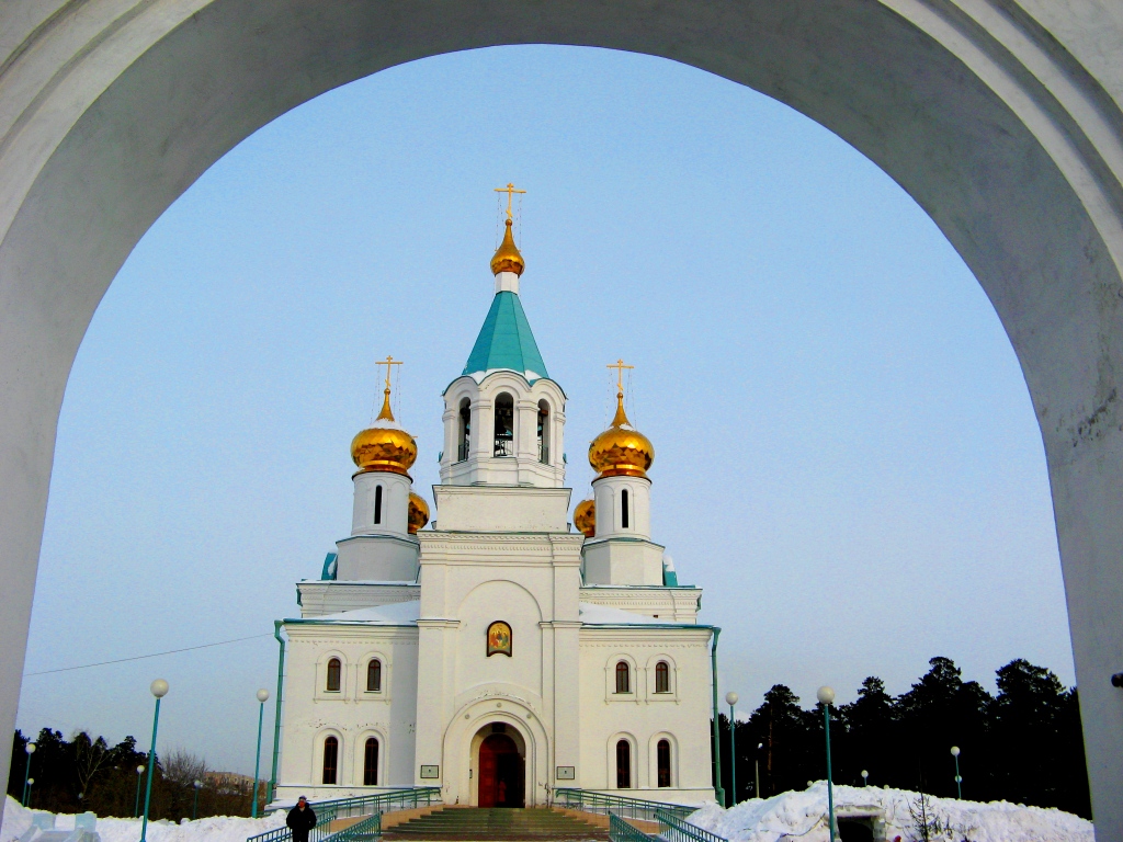 ЗОЛОТЫЕ КУПОЛА