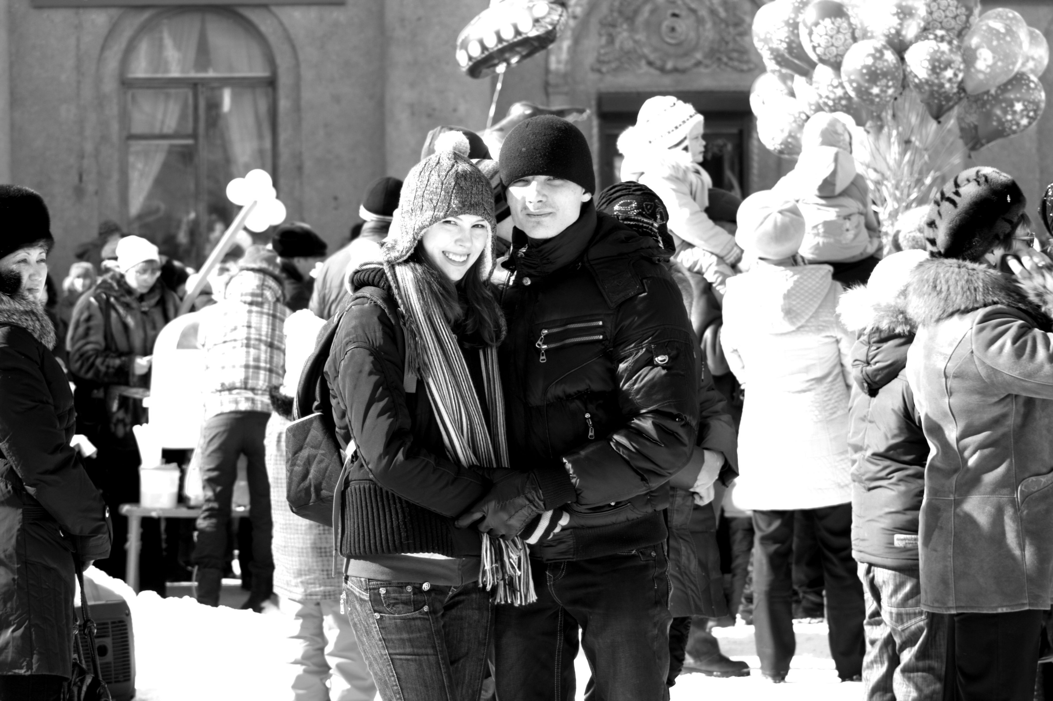 Люди на площади 2