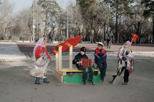 Играй, гармонь!