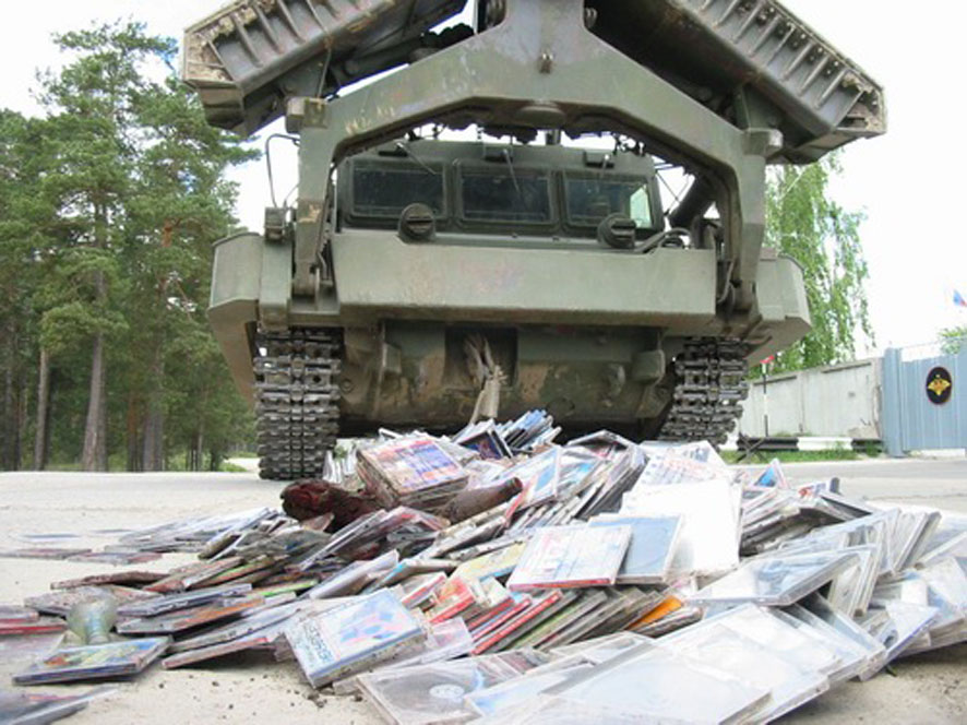 Контрафактная продукция хоть и стоит дешево, зато наказывают за нее по полной