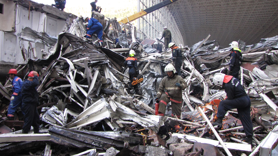 Разбор завалов шёл круглосуточно