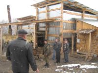 С виду - сельскохозяйственная постройка, на деле - мини-НПЗ