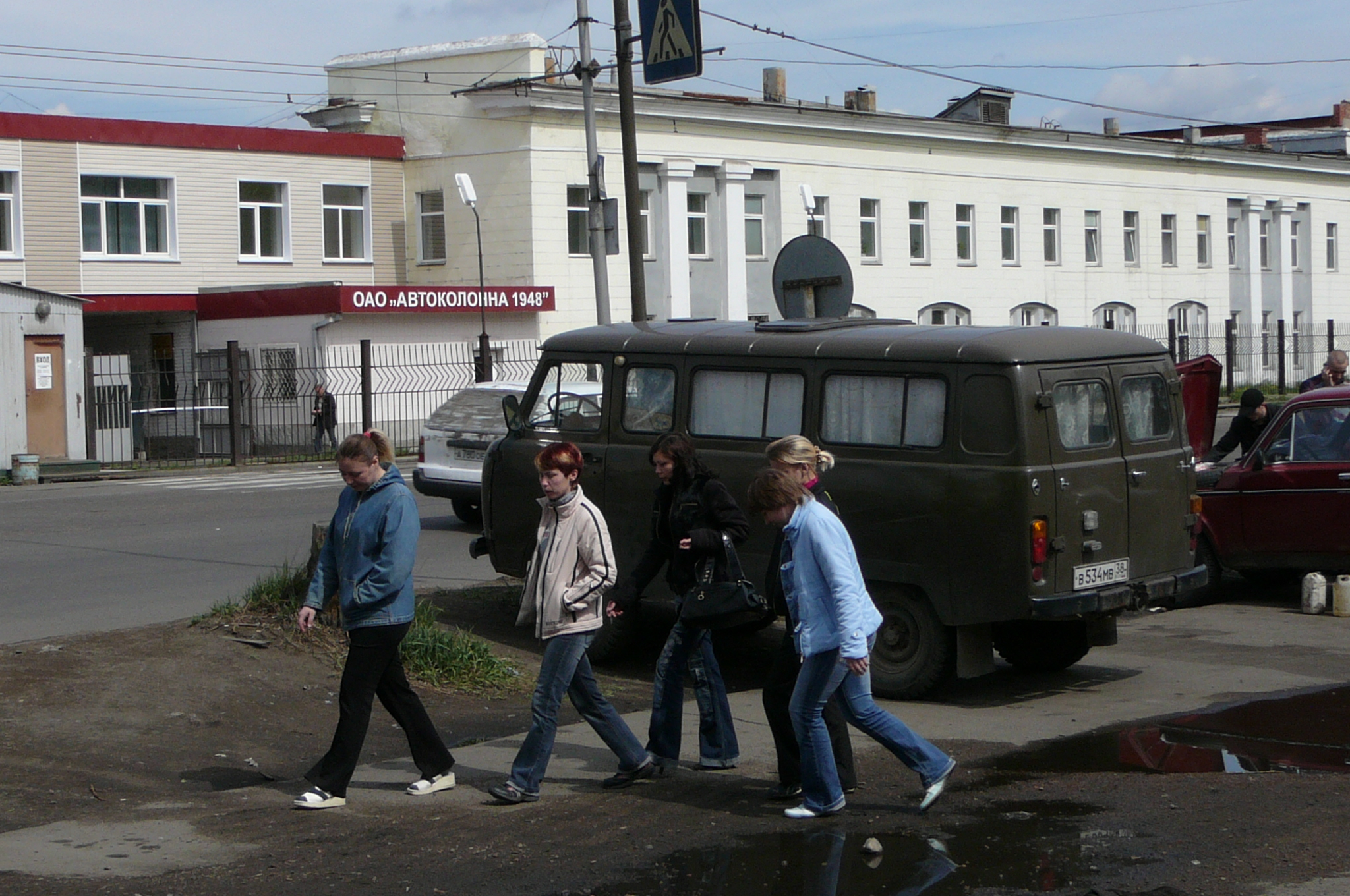 Не ходите девки...