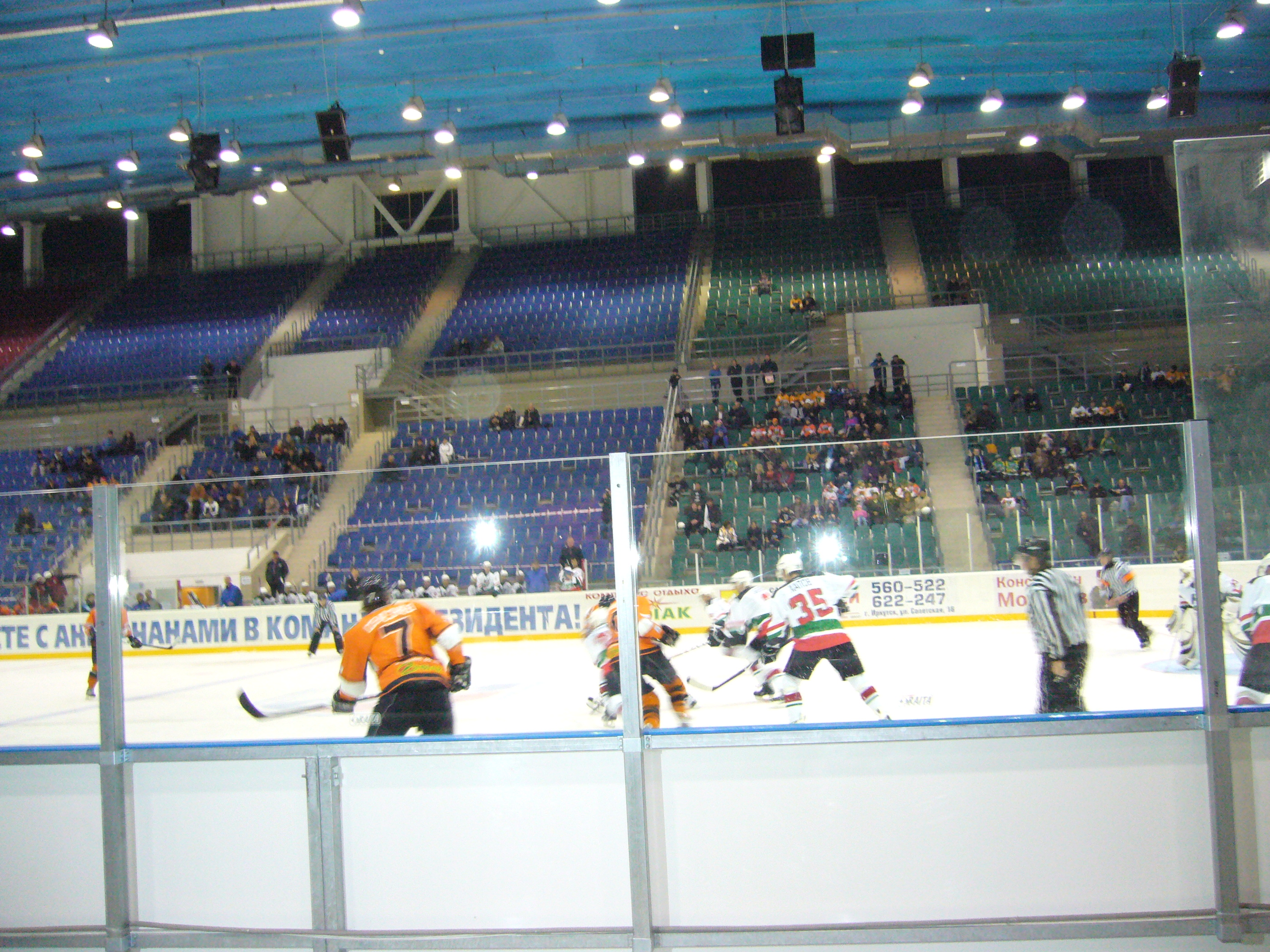 Хоккей 8.10.2010.Ермак - Нефтяник  2:1