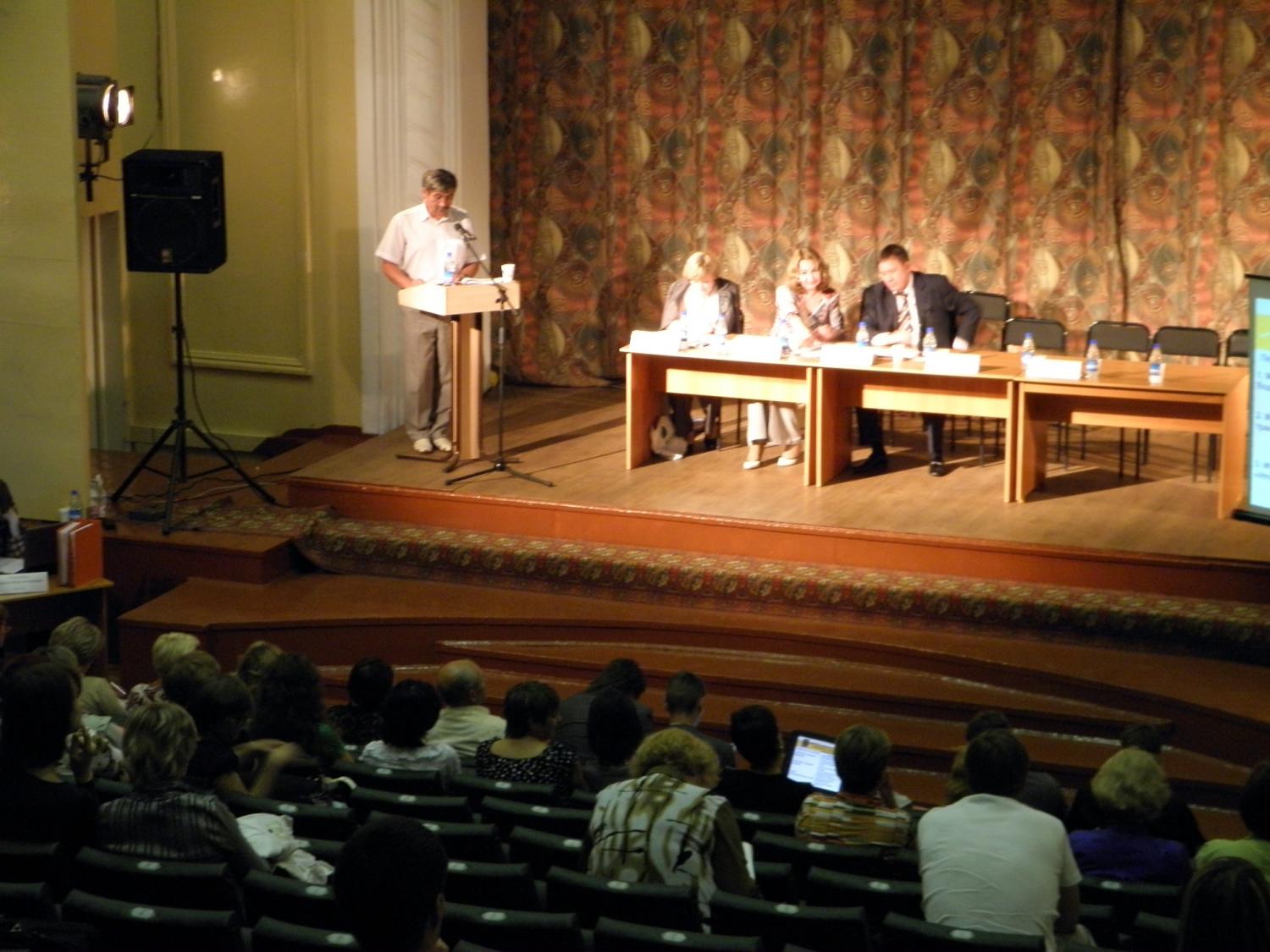 Леонид Михайлов представил доклад