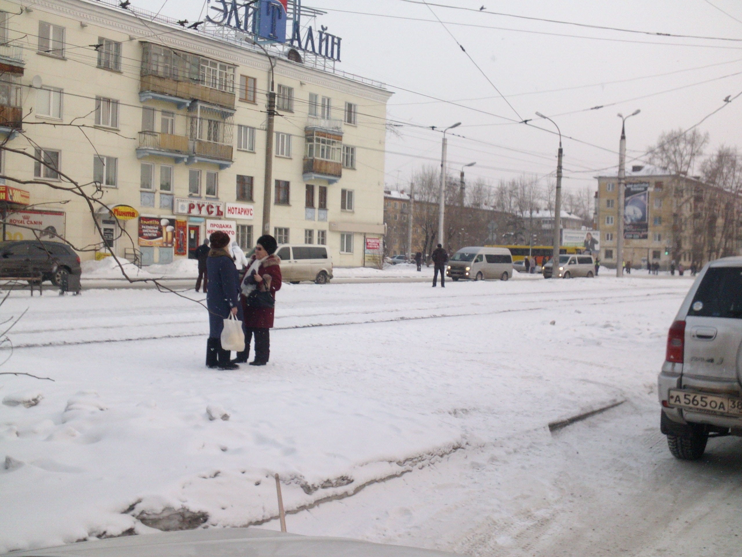 Кортеж из микроавтобусов