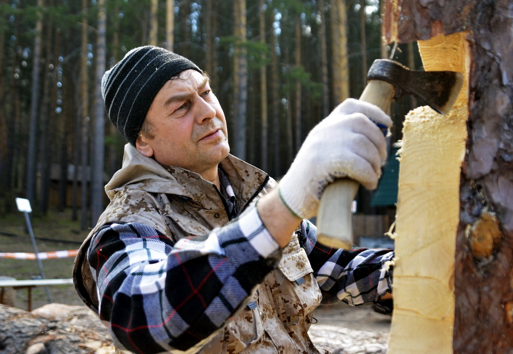 Евгений Зряшнов, мастер из Павловского Посада