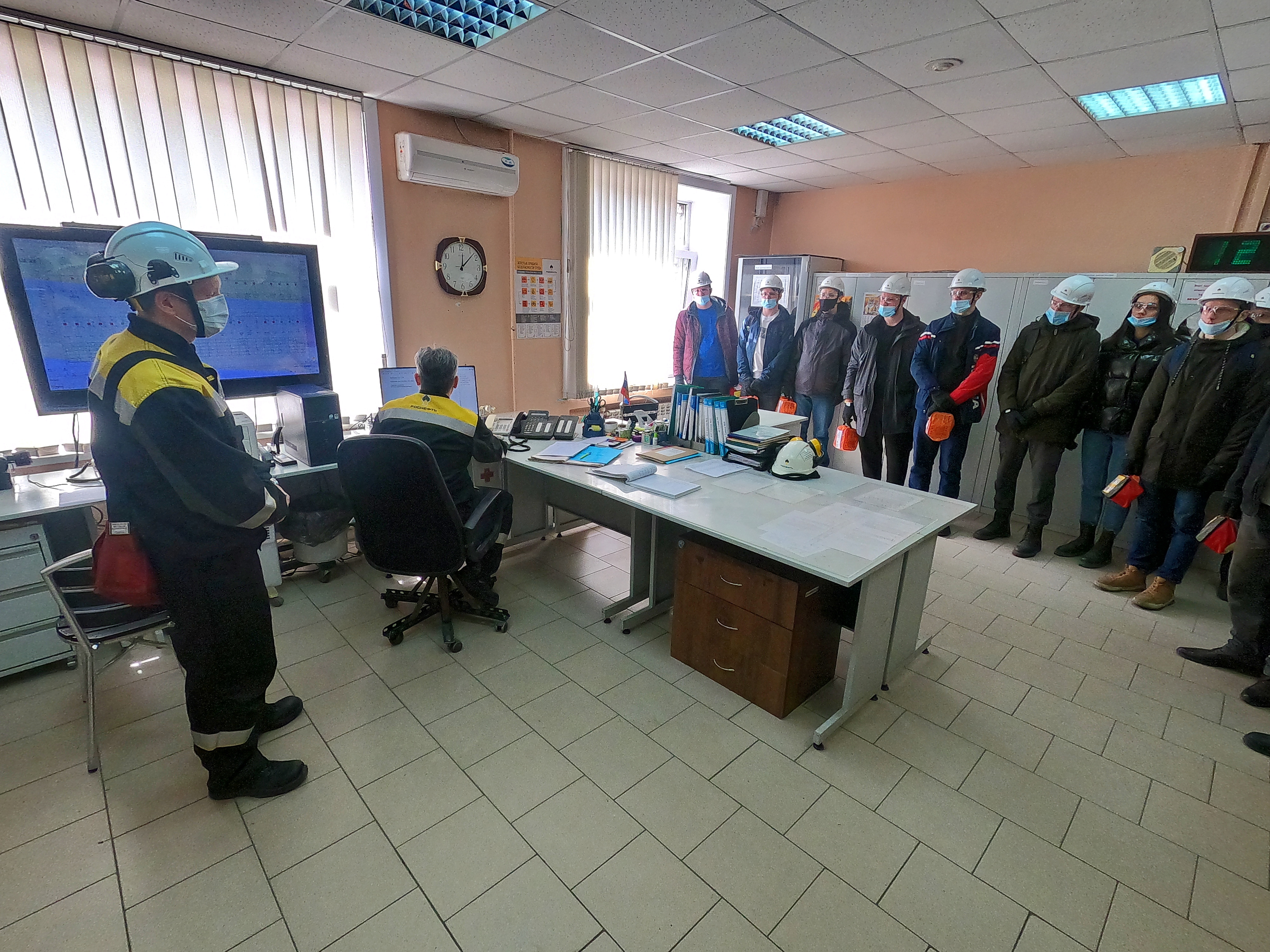 Ангарские студенты побывали на промплощадке АНХК
