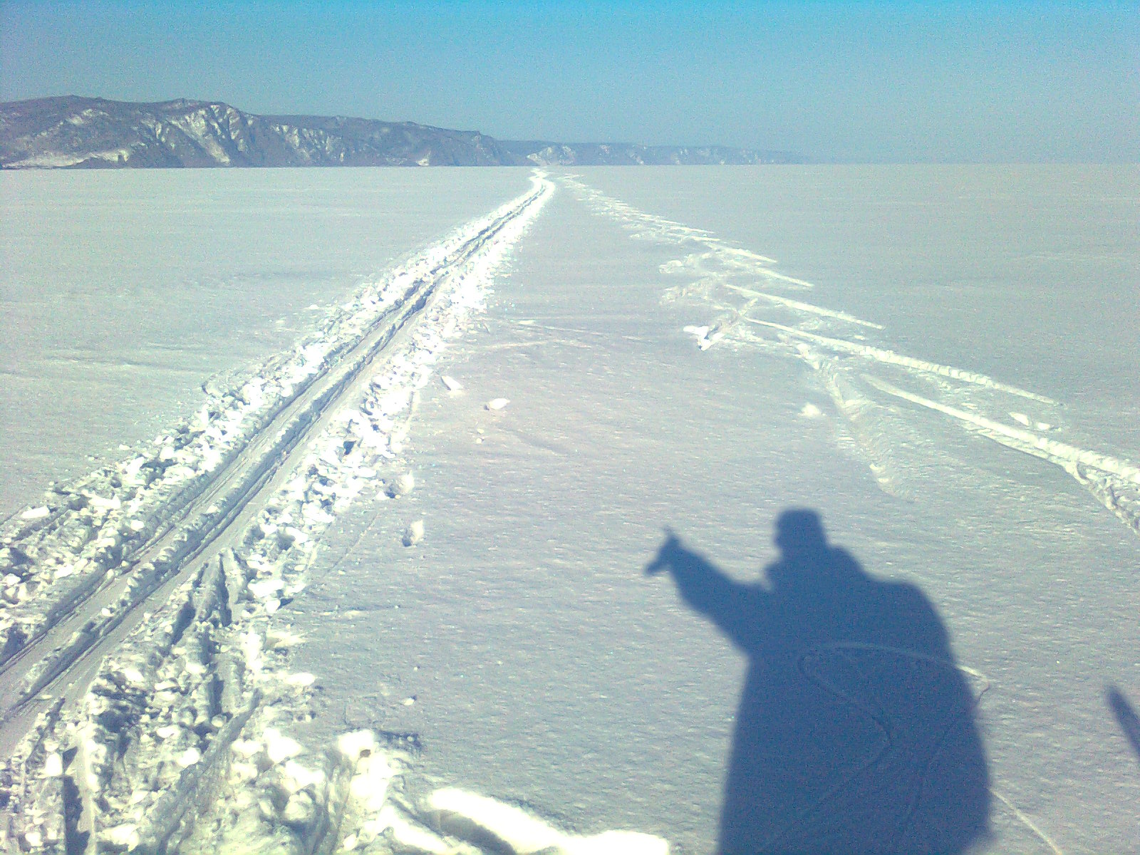 Вооон оттуда прикатилися