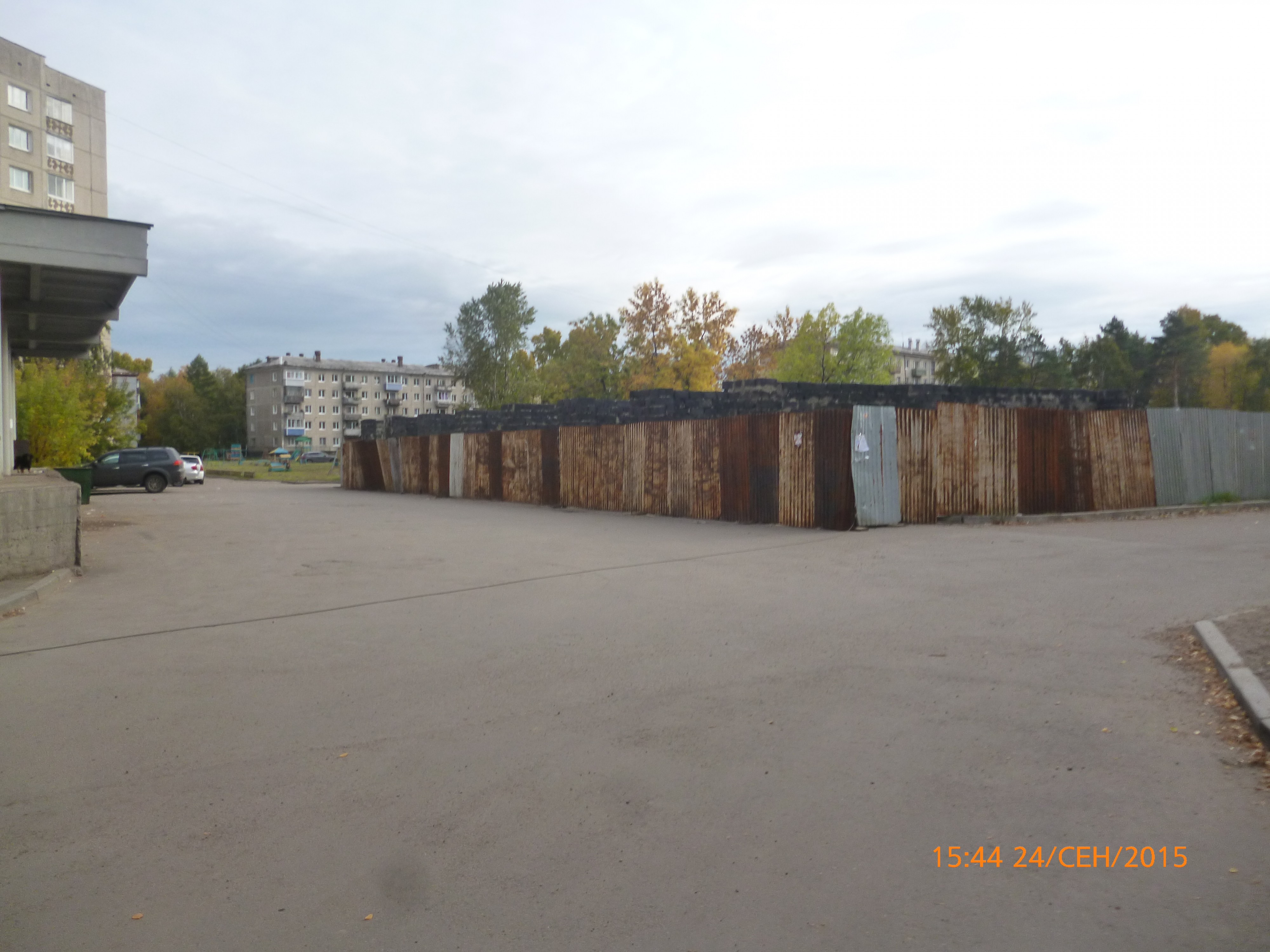 Строительство гаражей в 13 м-не за рынком Народный.