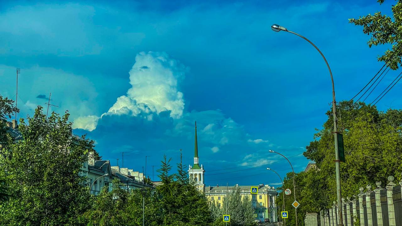 Там за облаками…