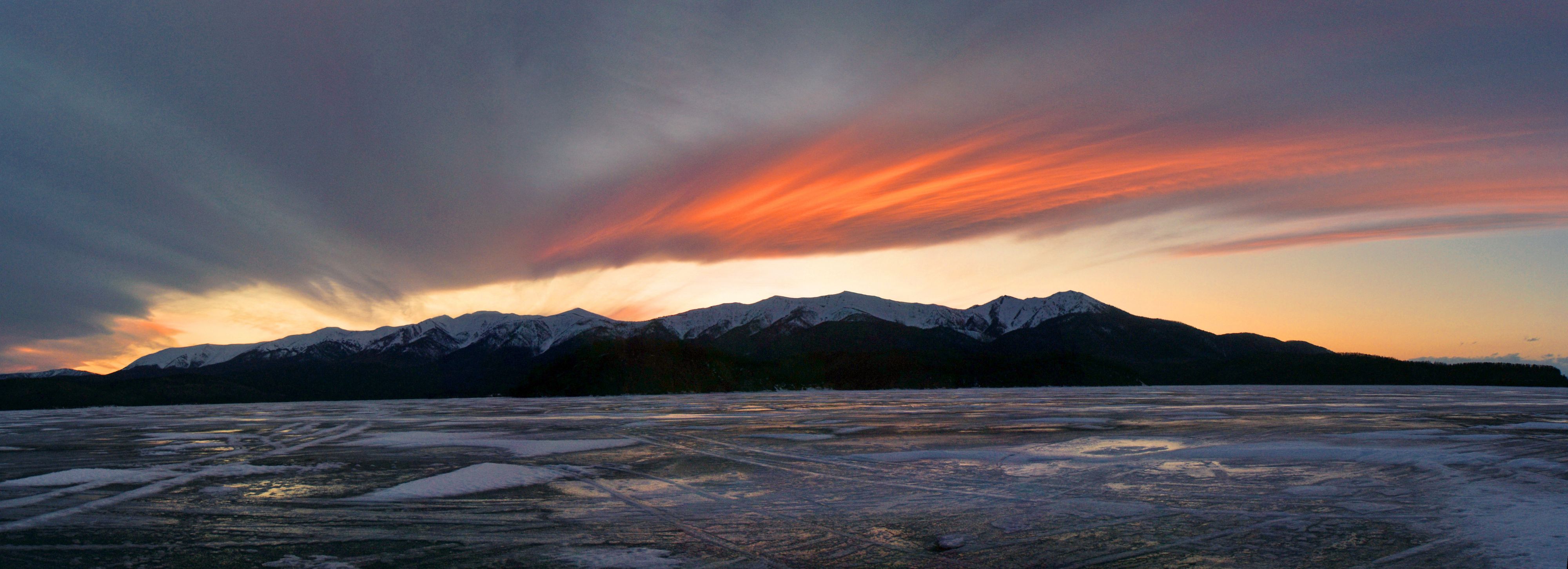 Чивыркуйский залив апрель....