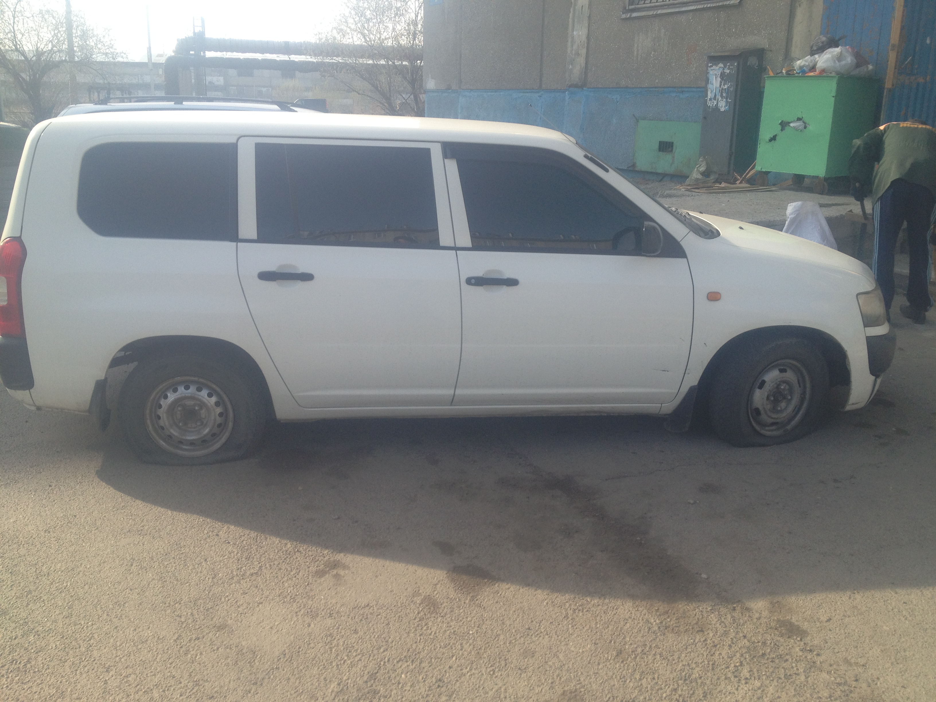 порезали 4 колеса... 6а м/н.