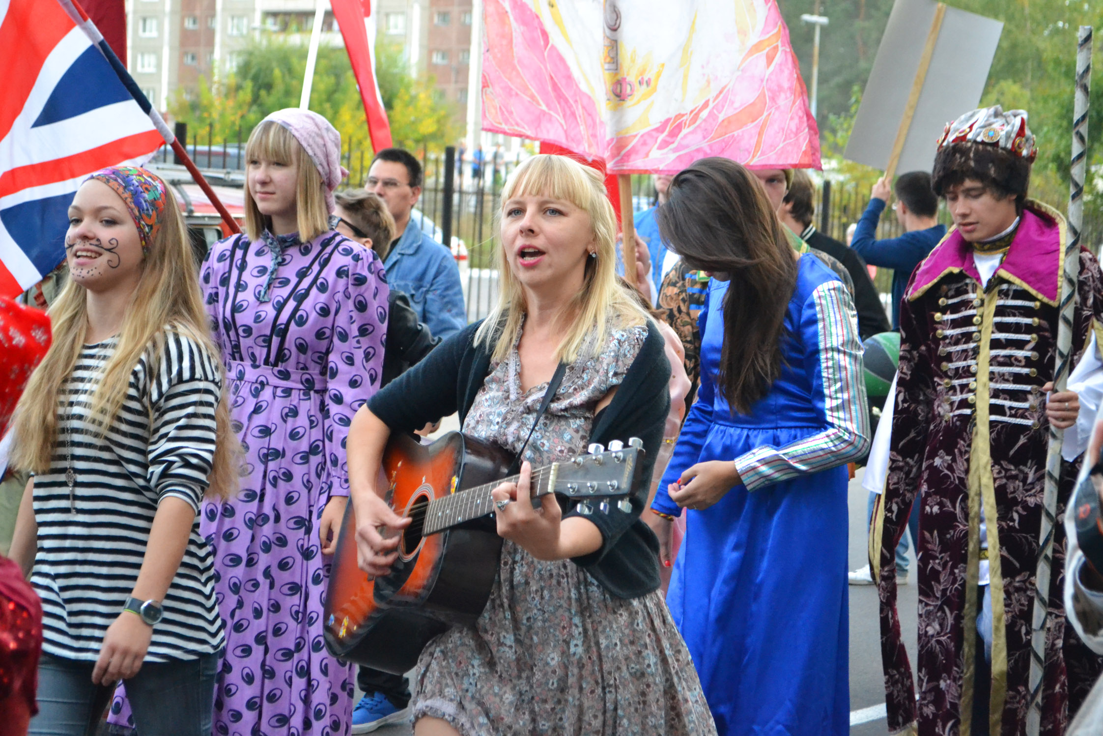 11 сентября. Шествие в честь юбилея ДК "Современник"