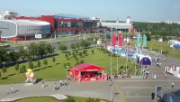 площадь перед ледовой ареной во время матча Россия-Франция