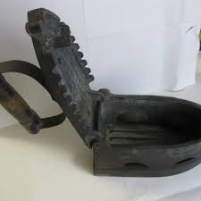 Угольный утюг