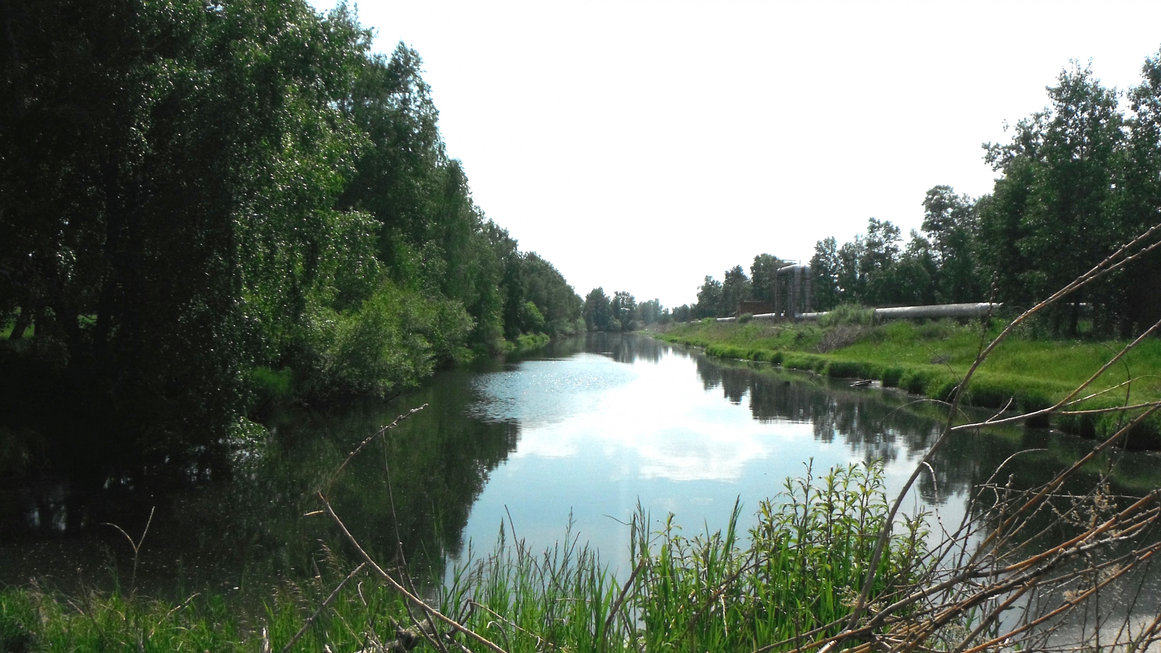 52.49005442694548, 103.9084350778369