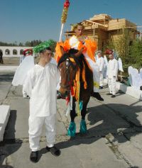 И даже если с крыльями, то всё равно сидят… И даже если с крыльями, то всё равно сидят…