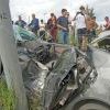 Погибшего водителя вытаскивали из машины с помощью спасателей и спецоборудования Погибшего водителя вытаскивали из машины с помощью спасателей и спецоборудования