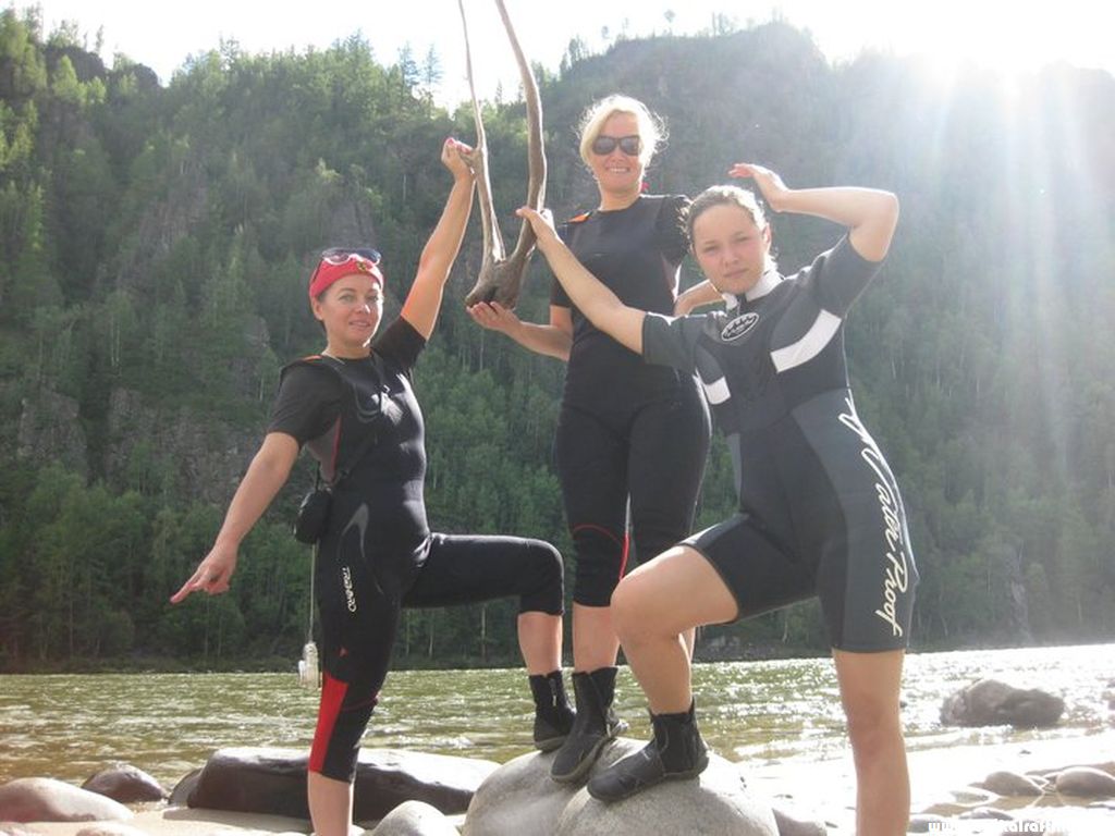 дамы на Оке Саянской