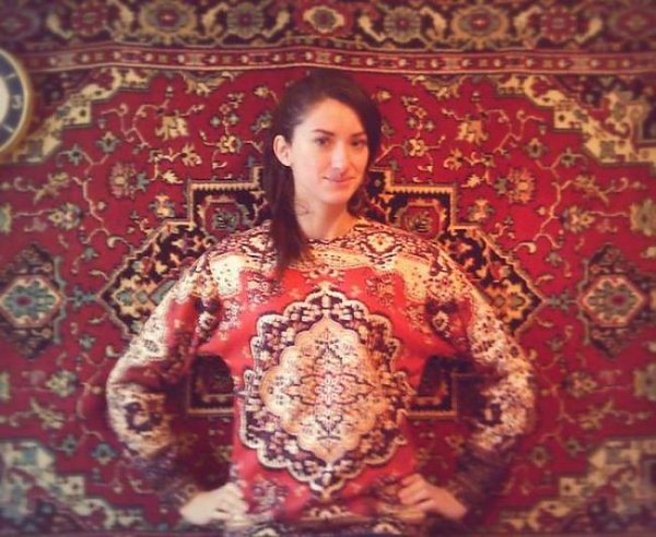 девушка-ковёр и ковёр))))