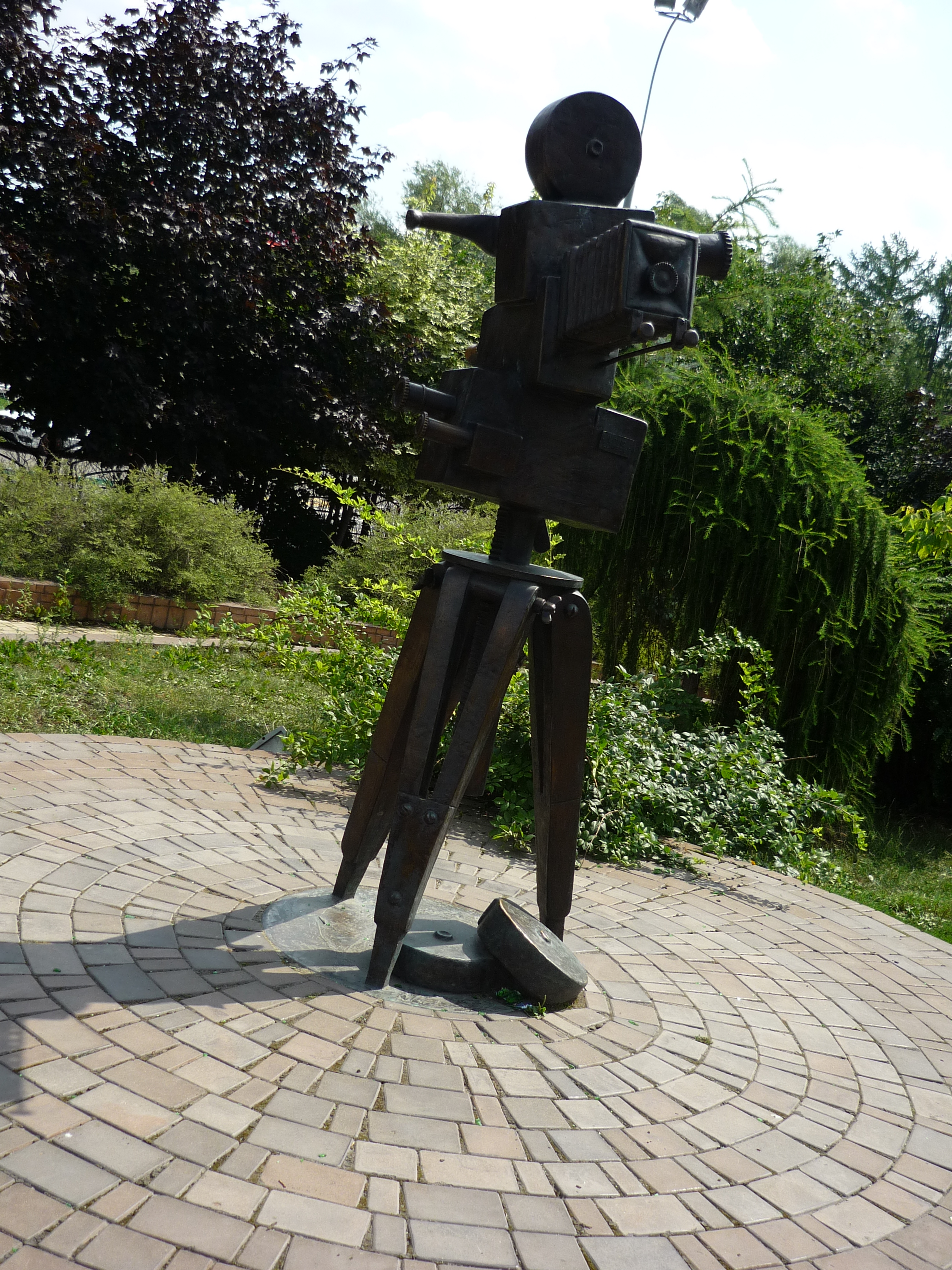 Синематограф — это лекарство для страждущих.