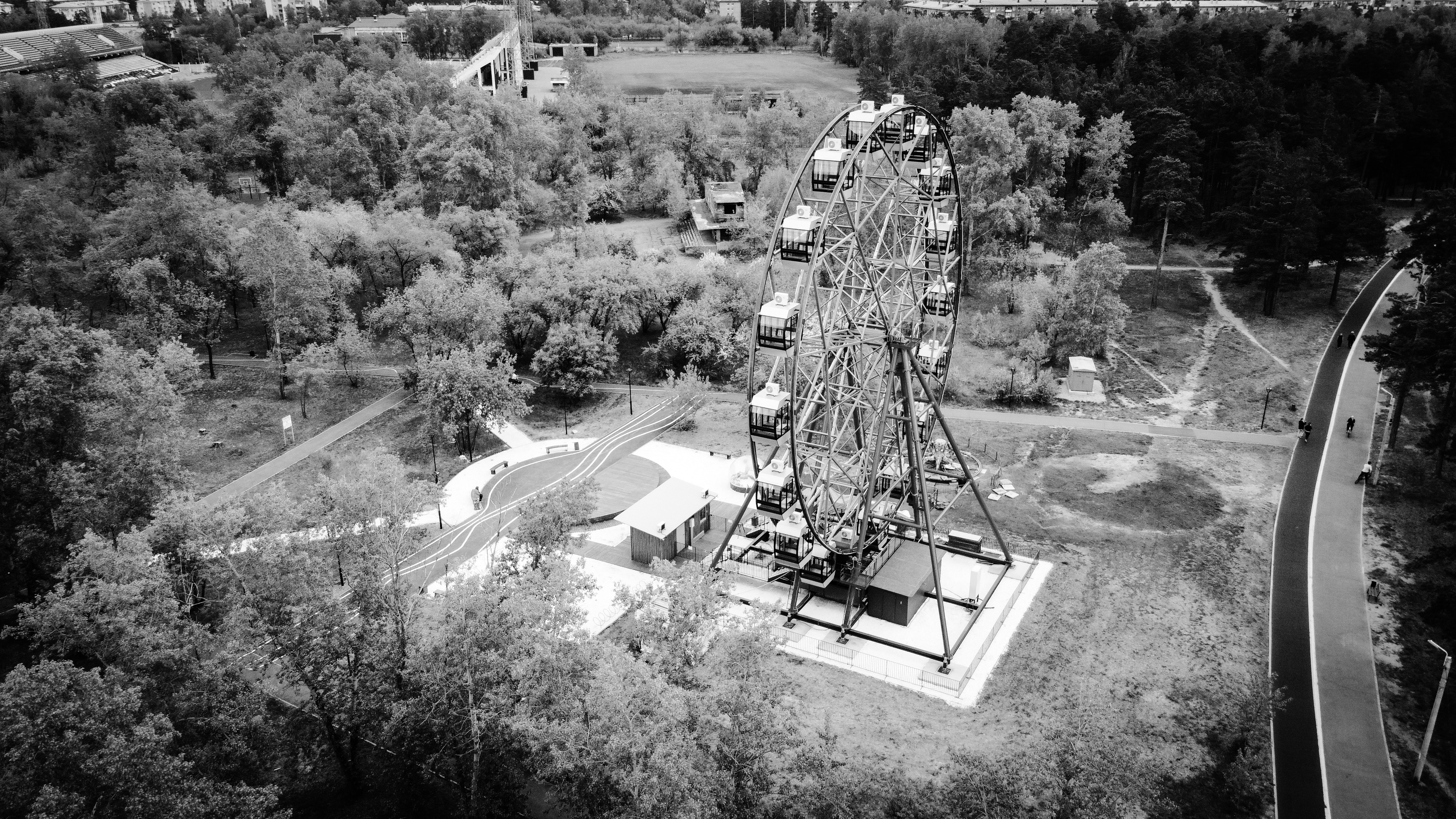 Восстановленное фото чертово колеса, Ангарск 1976