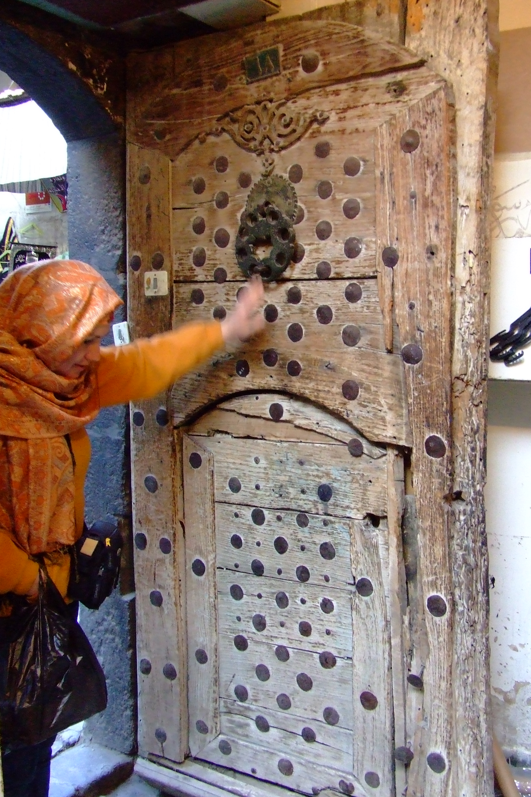 в чужой монастырь со своим уставом не ходят