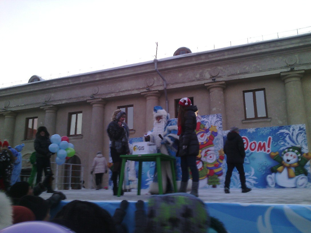 Дед Мороз нам помогал определить победителей