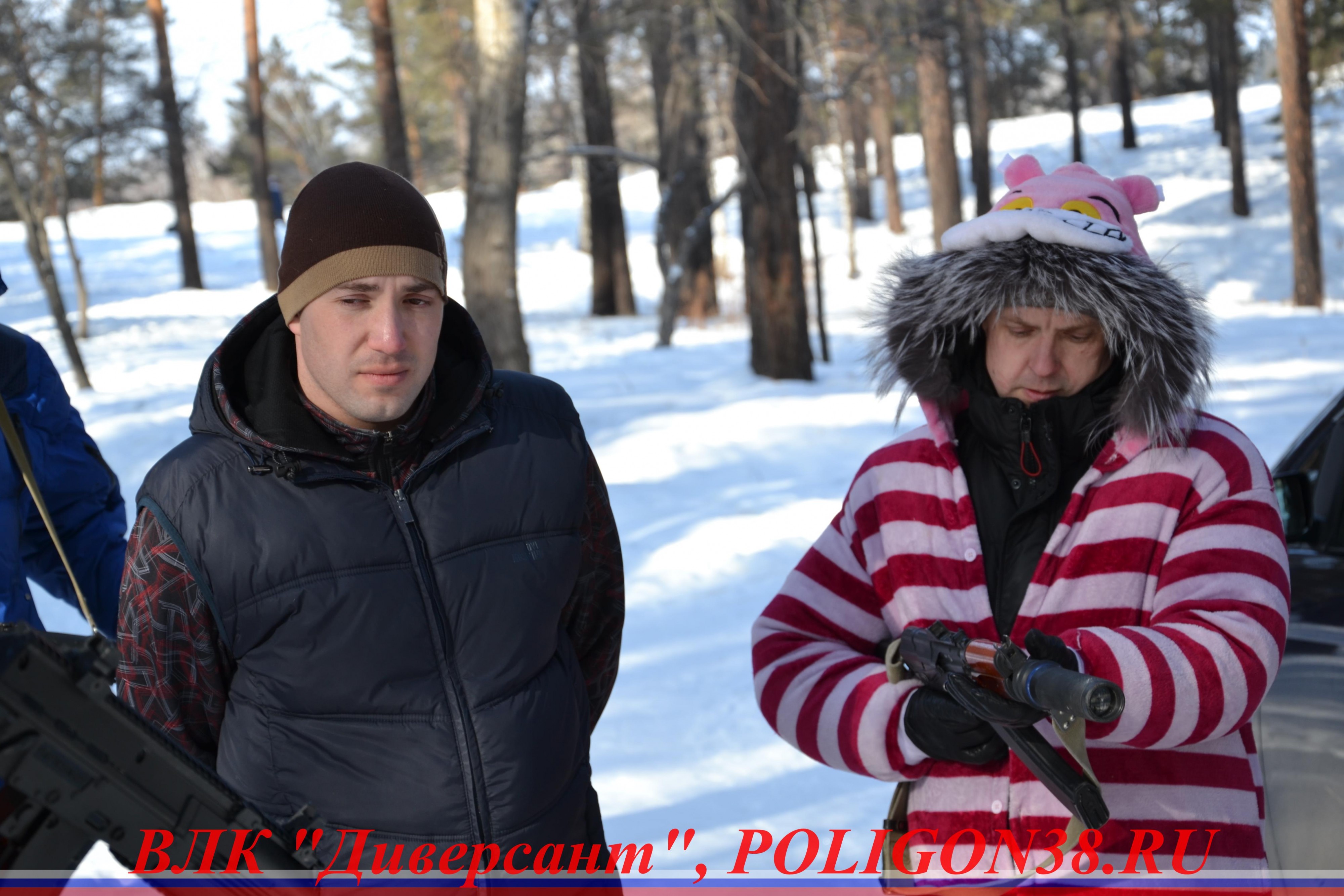 Лазертаг кот учится стрелять