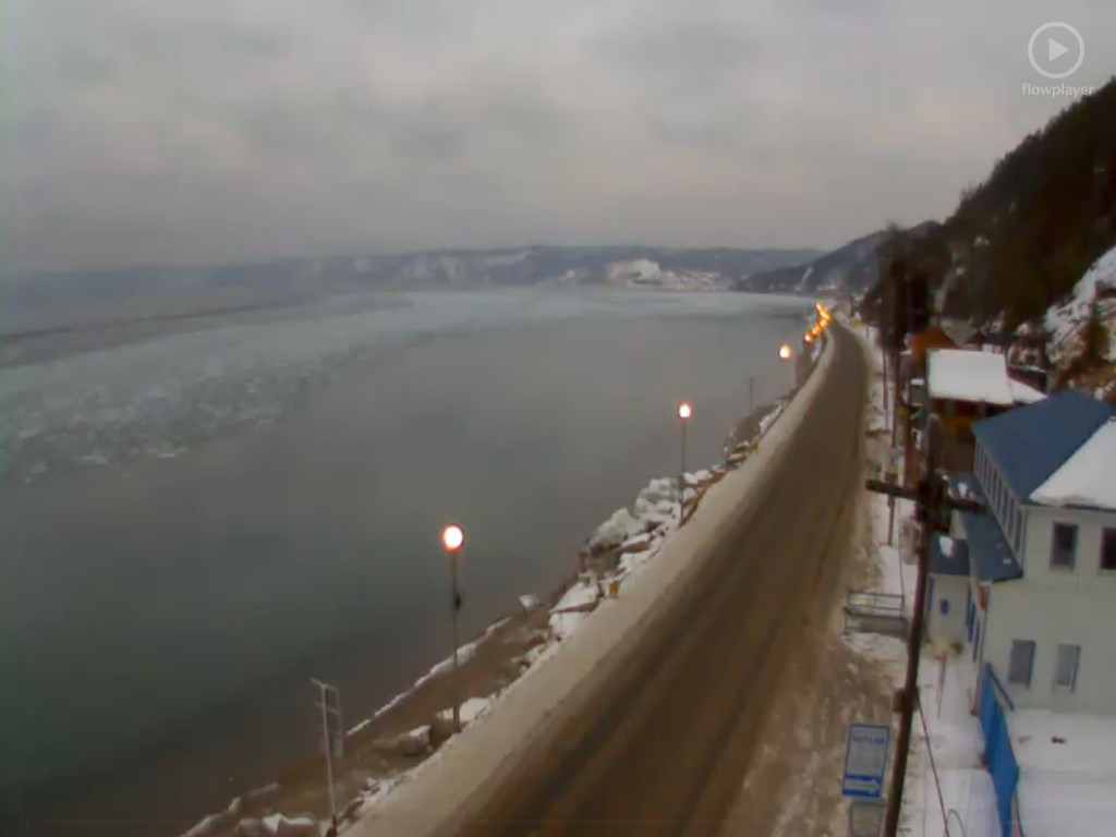 2015-01-11 Появление льда в районе Листвянки)))