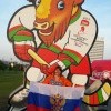 к Зубру нескончаемая очередь из желающих сфотаться к Зубру нескончаемая очередь из желающих сфотаться