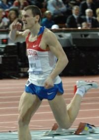 Дмитрий Буряк победил в беге на дистанции 400 метров Дмитрий Буряк победил в беге на дистанции 400 метров