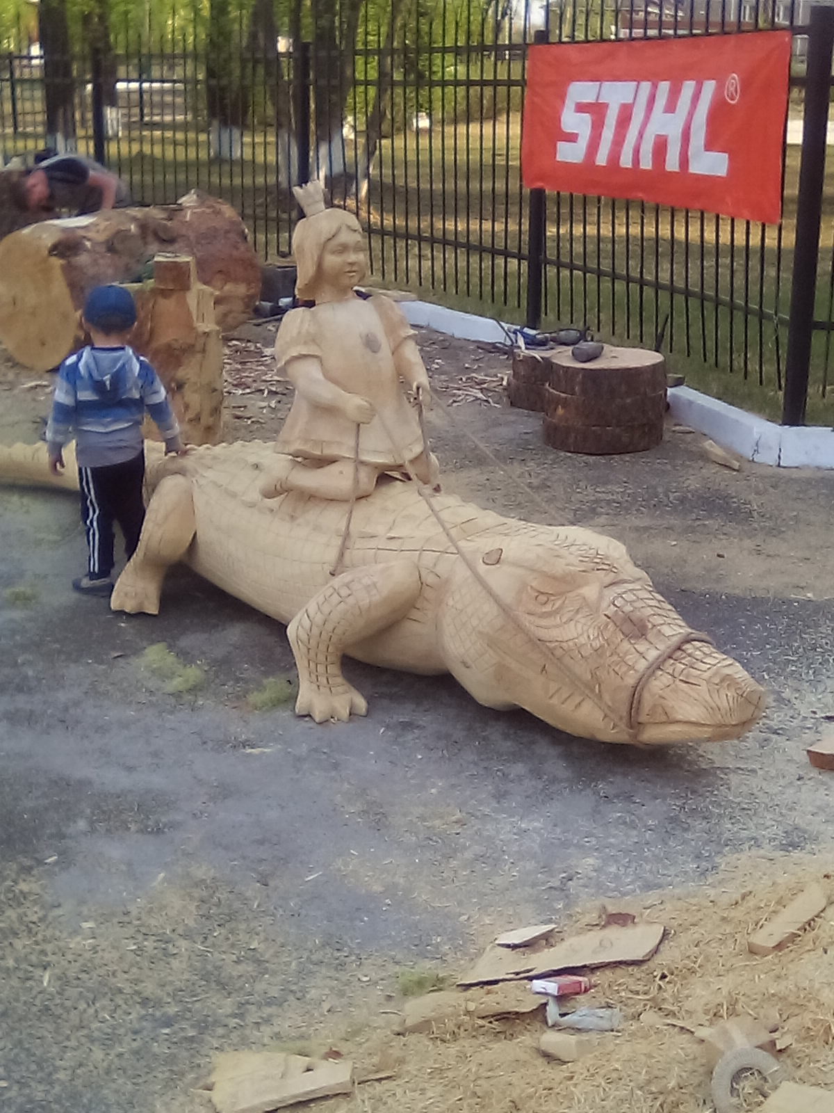 Фестиваль деревянных скульптур свирск!!!